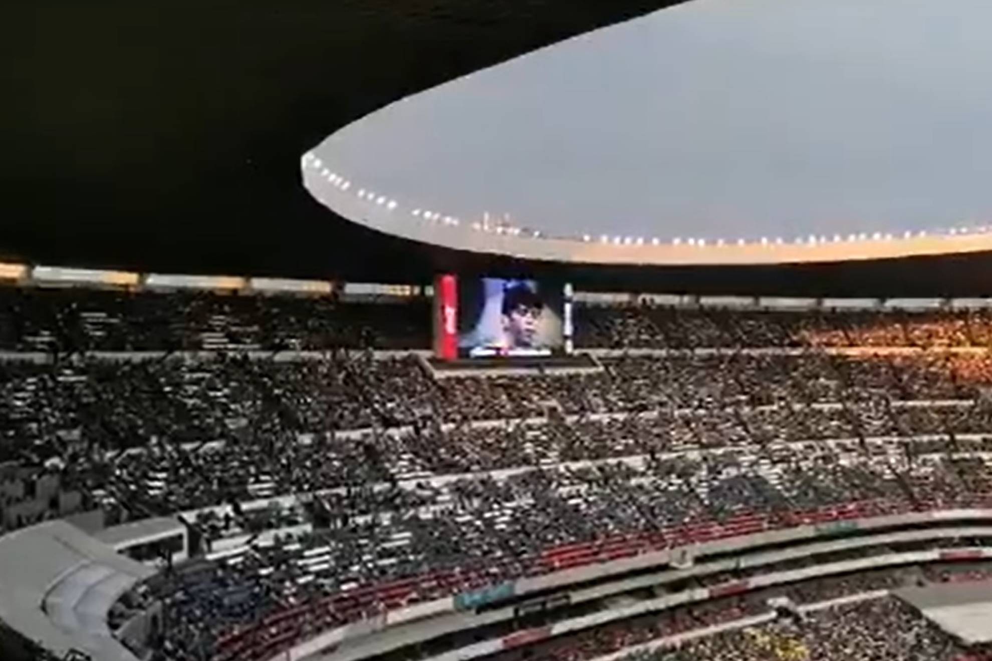 Minuto de aplausos para Chabelo en el México vs Jamaica MARCA México