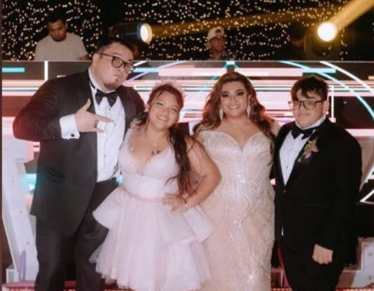 Hija de Franco Escamilla llora tras burlas por su fiesta de XV años