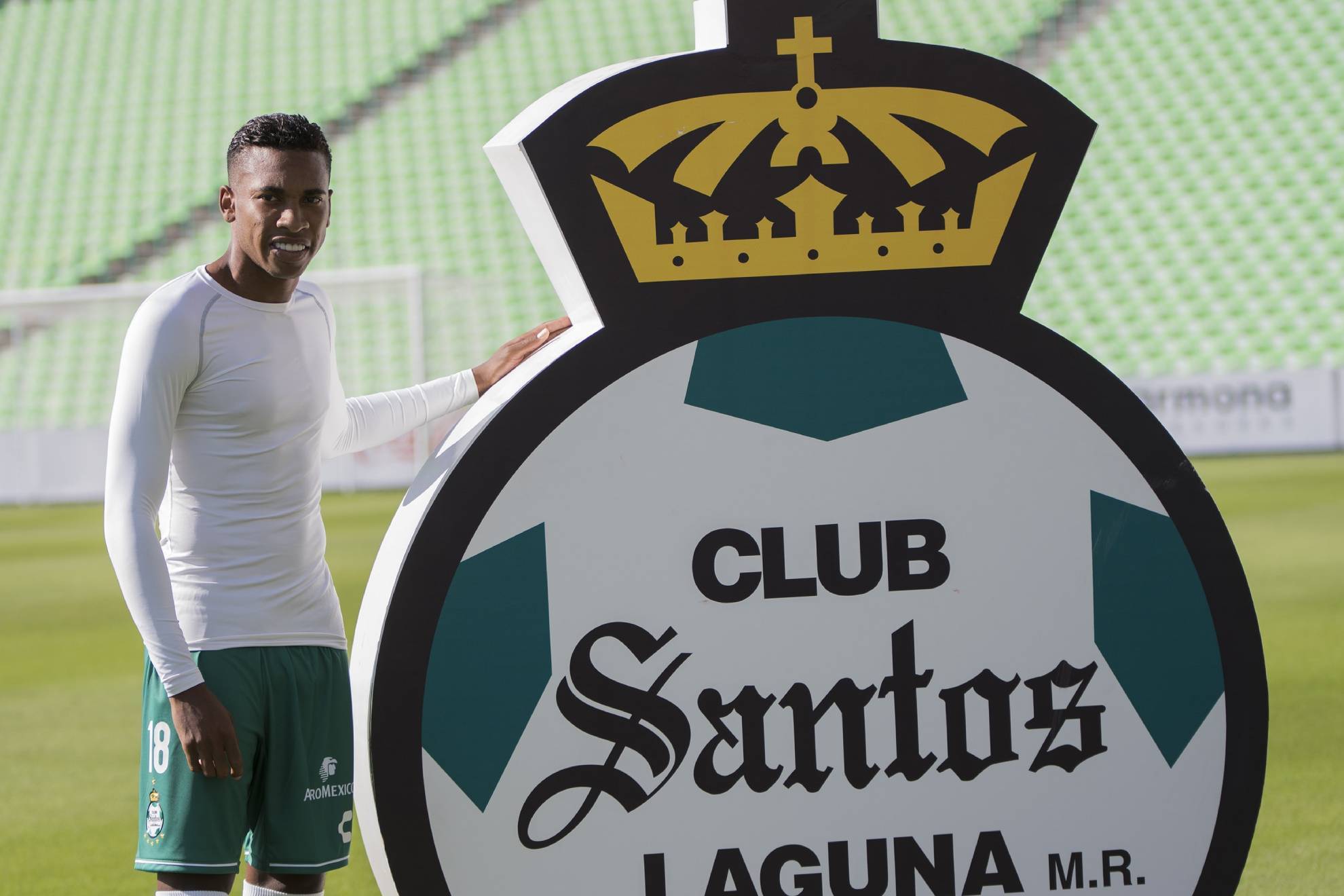 Ayrton Preciado, en su llegada a Santos