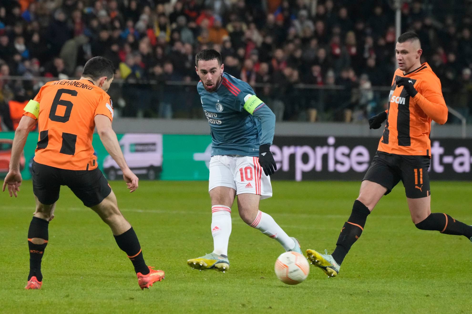 Feyenoord empató 1-1 ante Shakhtar en los octavos de final de la Europa League