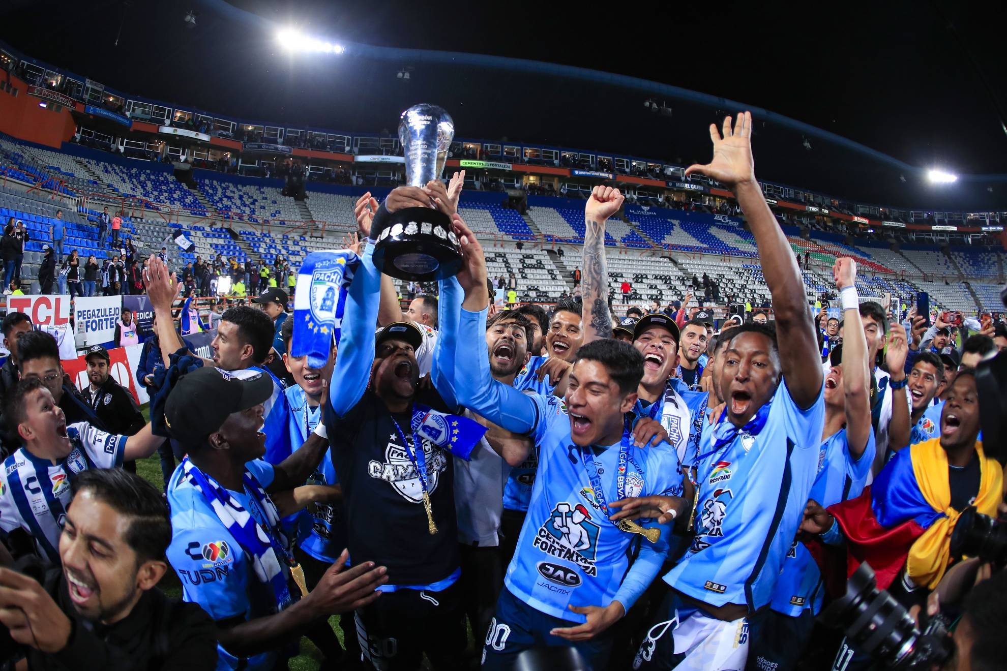 Los Tuzos celebraron su título del Apertura 2022.