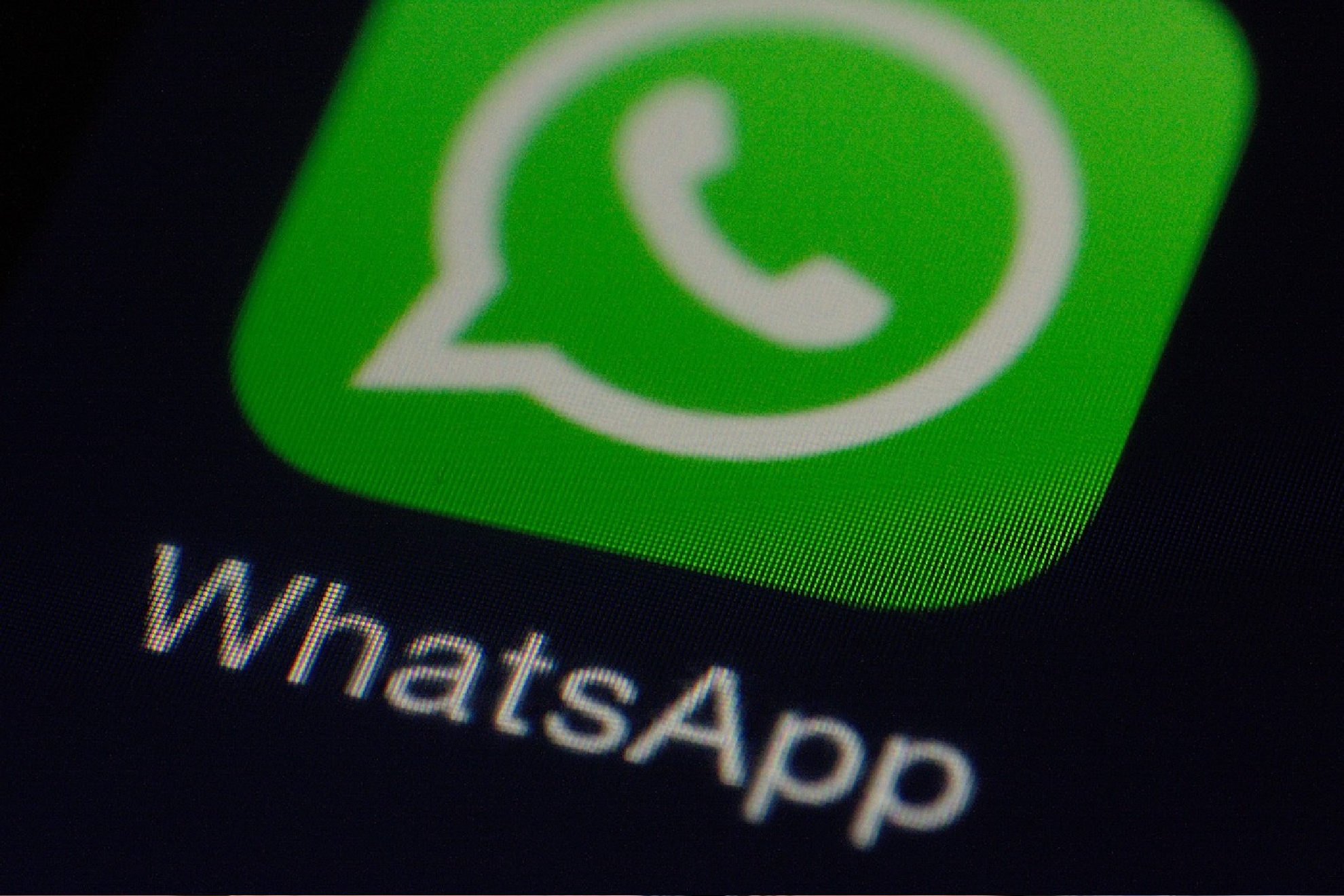 La más reciente actualización de WhatsApp permite enviar imágenes para después desaparecer del chat.