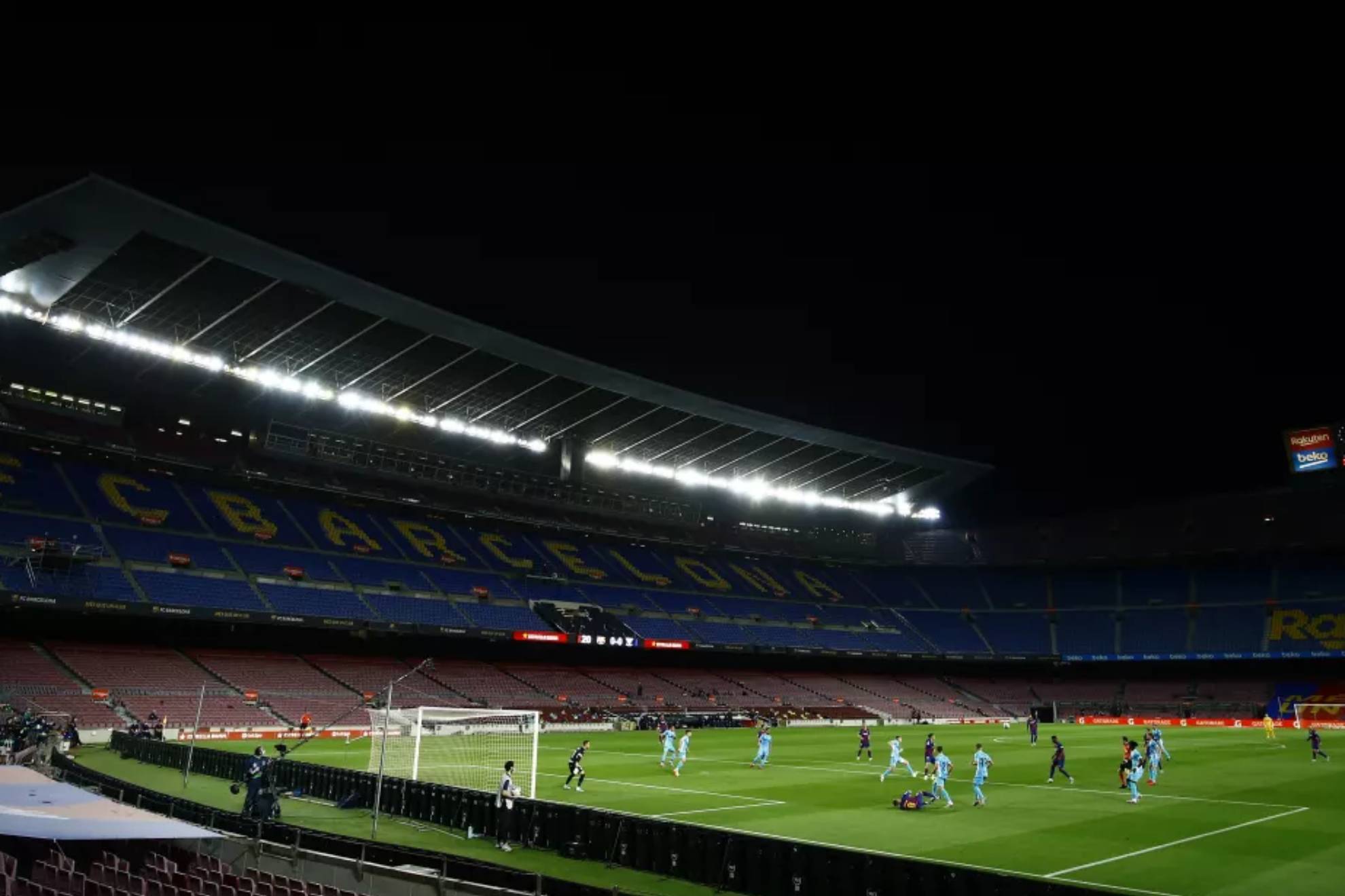 ¡El Camp Nou coreó a Messi previo a las finales de la Kings League!