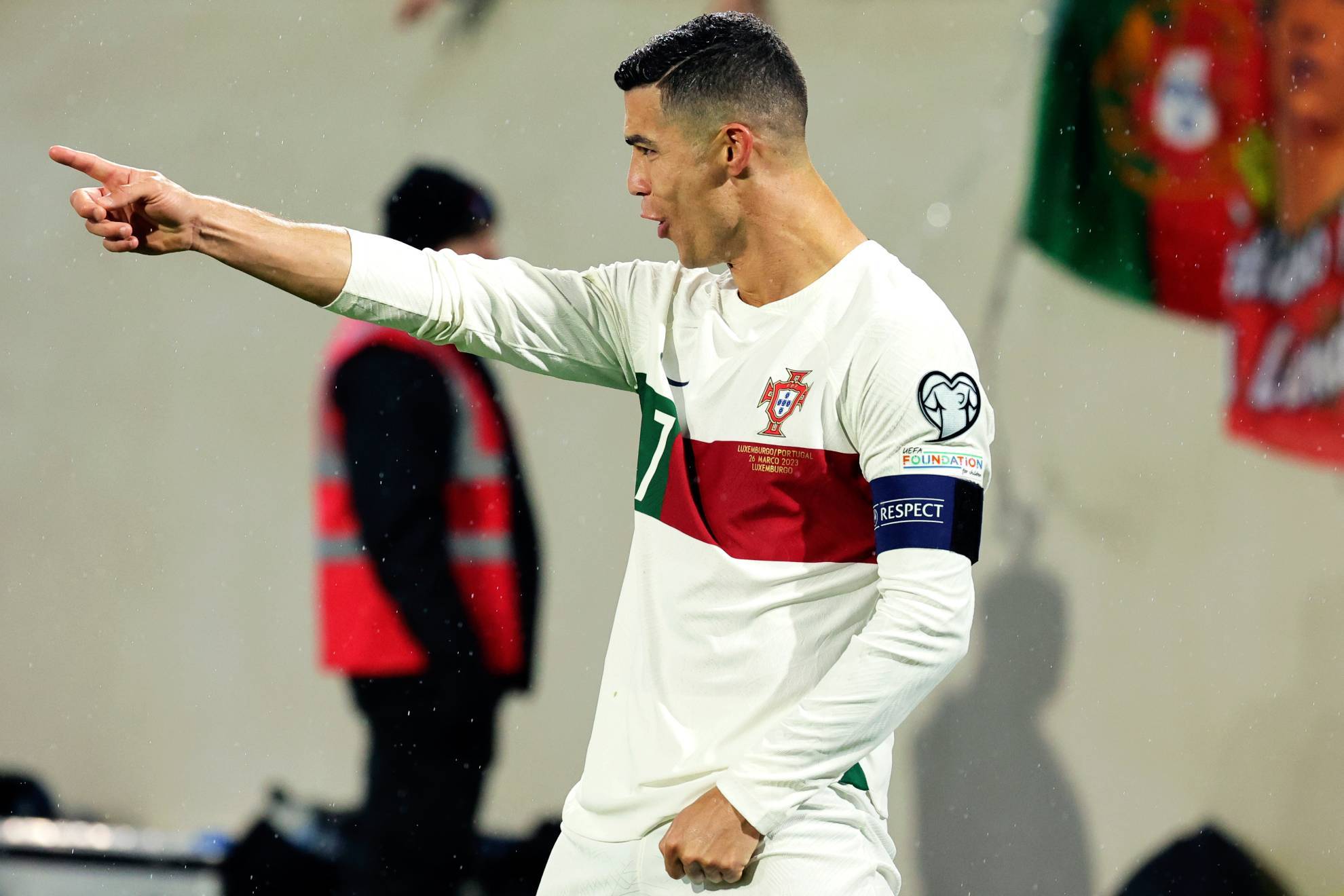CR7 llegó a 122 goles con la selección de Portugal