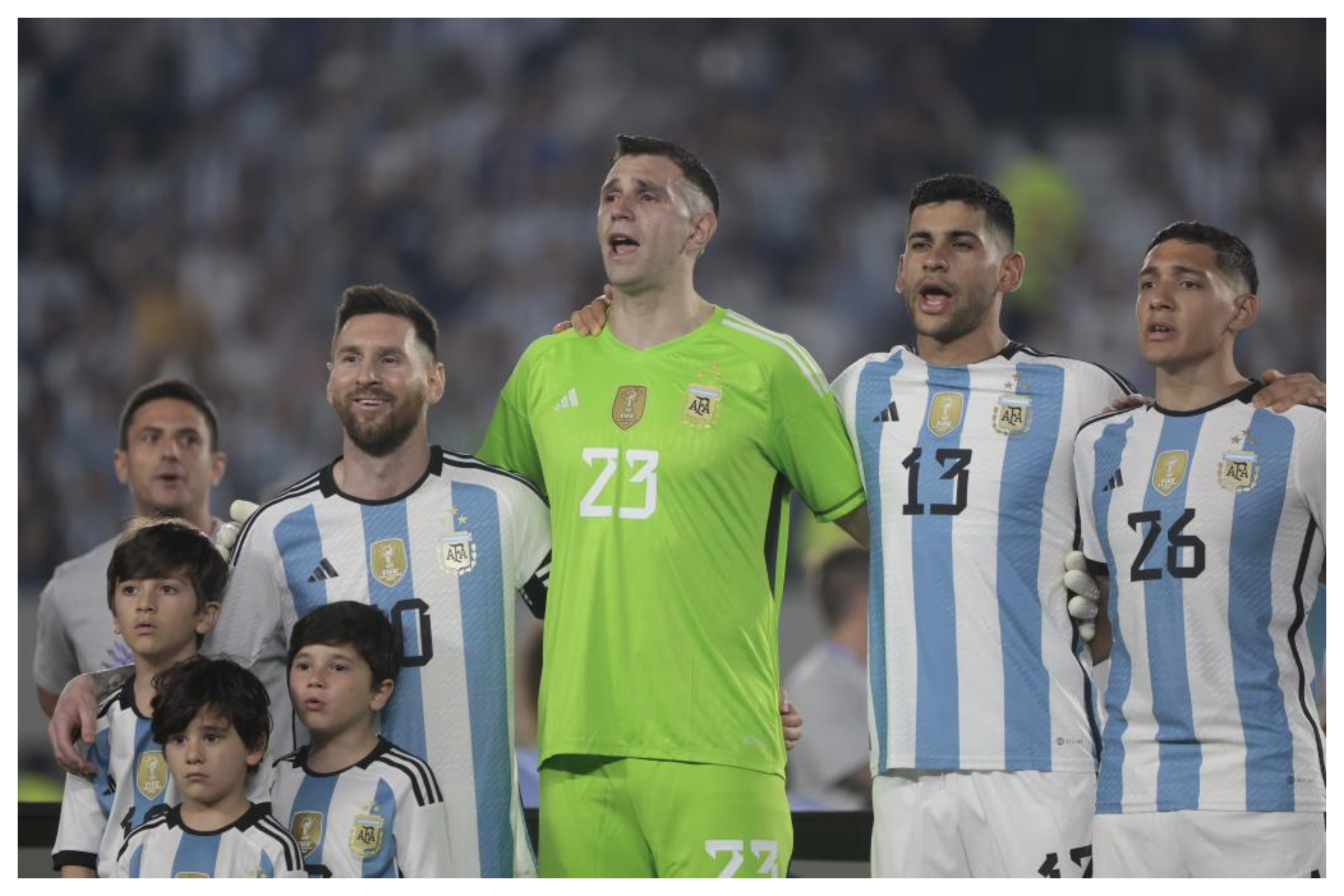 Dibu Martínez: "Yo lo hacía por mi país y después por Messi"