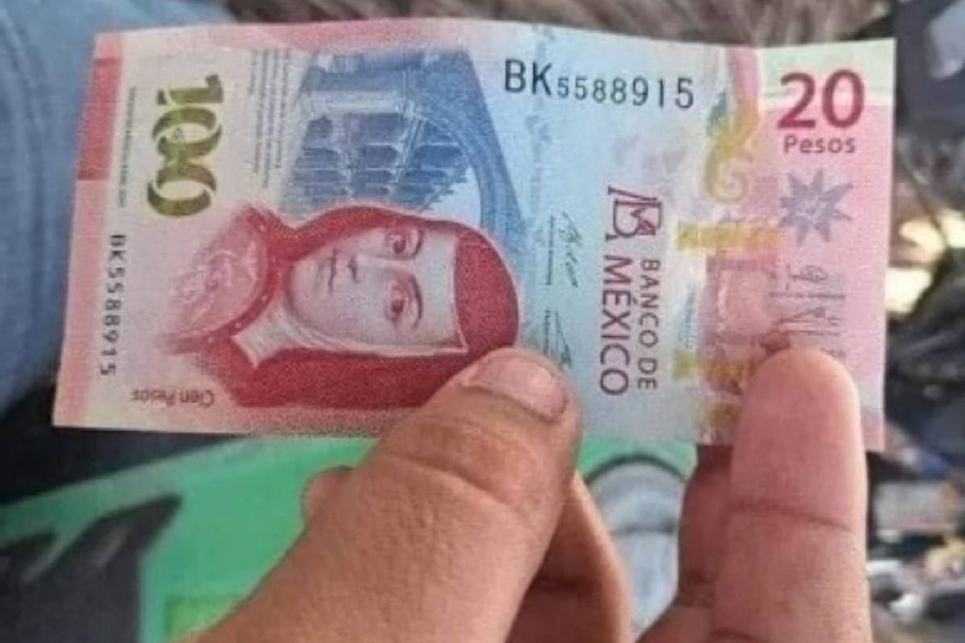 El extraño caso del billete de 120 pesos mexicanos que dio un cajero automático.