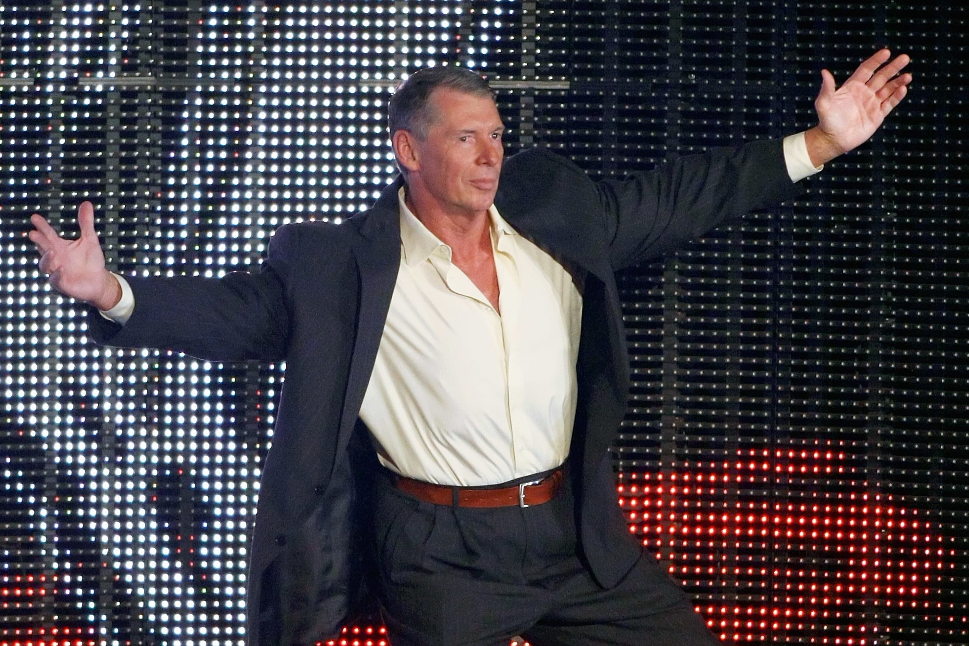 Vince McMahon regresa a la escena en WWE