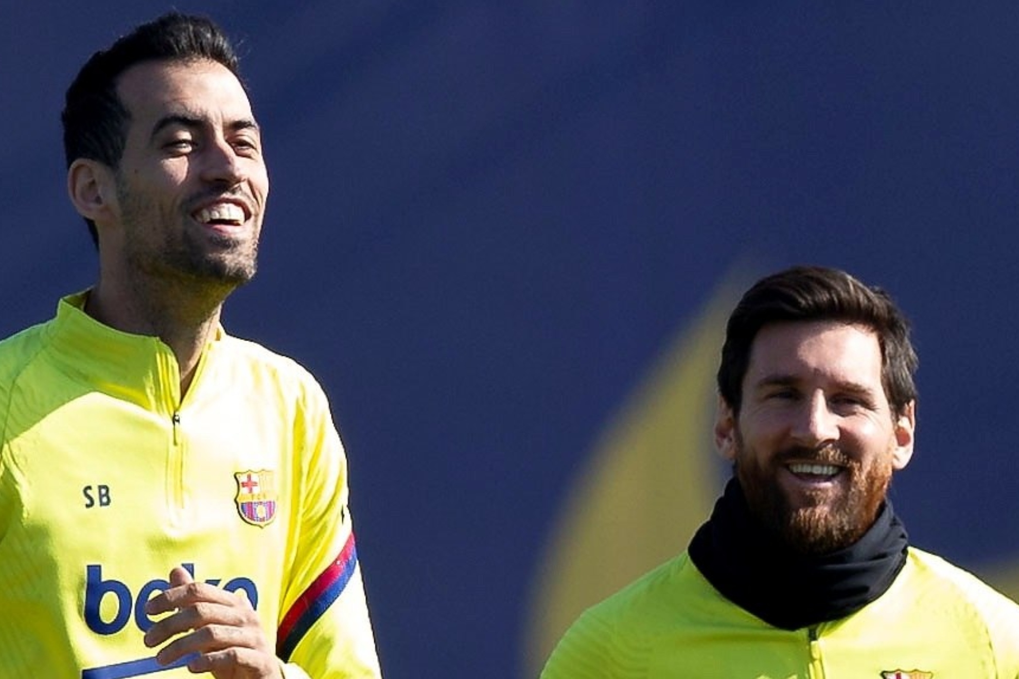 Busquets y Messi, en un entrenamiento con el Barcelona.