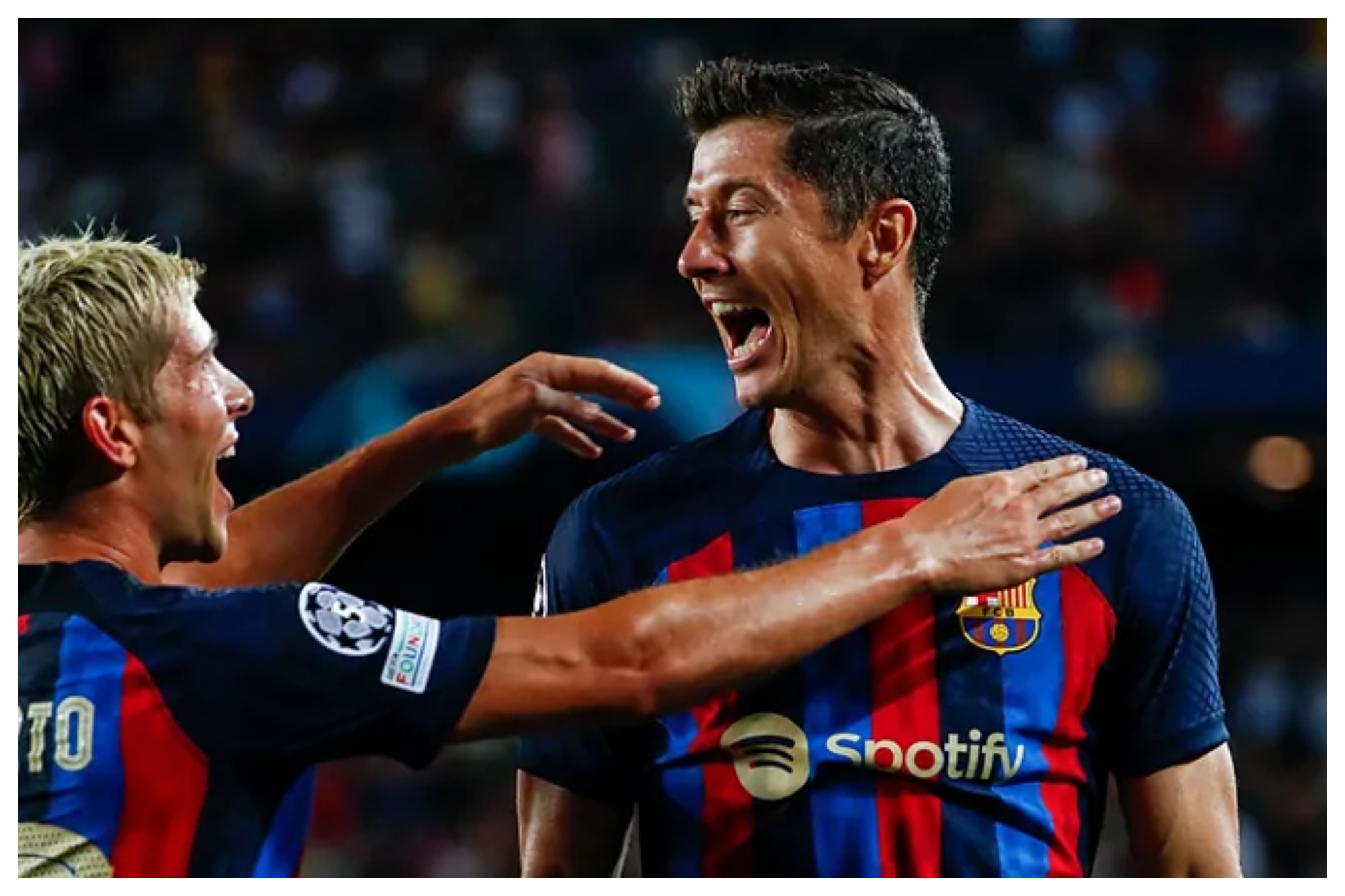 Lewandowski celebra un gol con el Barcelona