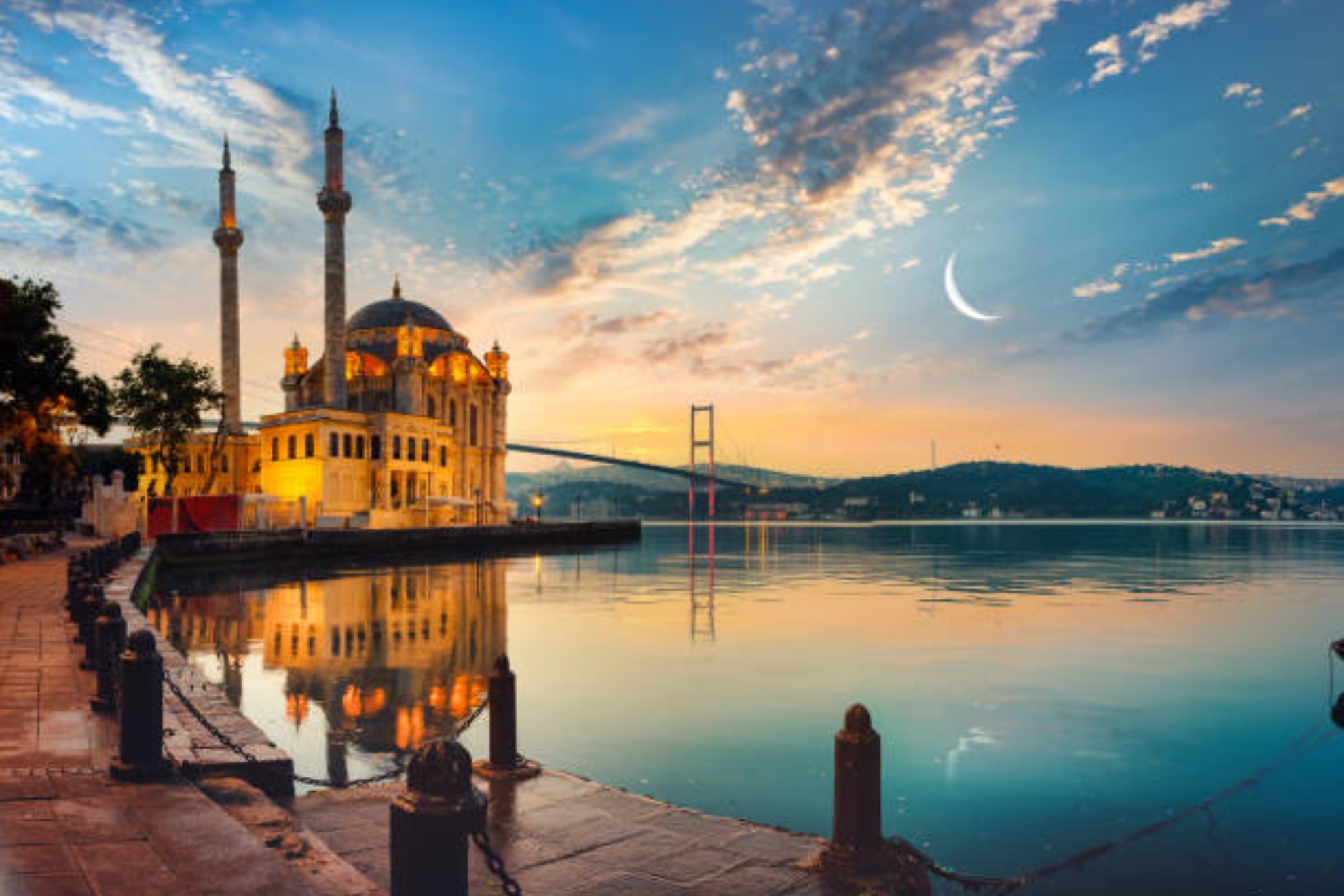 Estambul está atravesada por el Mar Mara y el Mar Negro.