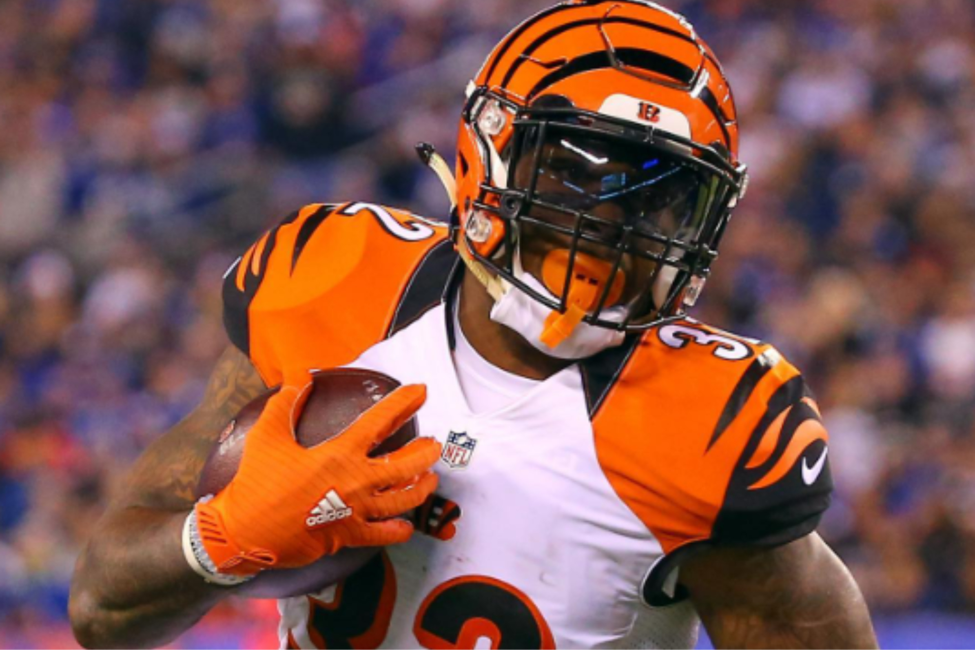 Jeremy Hill dice adis a los emparrillados