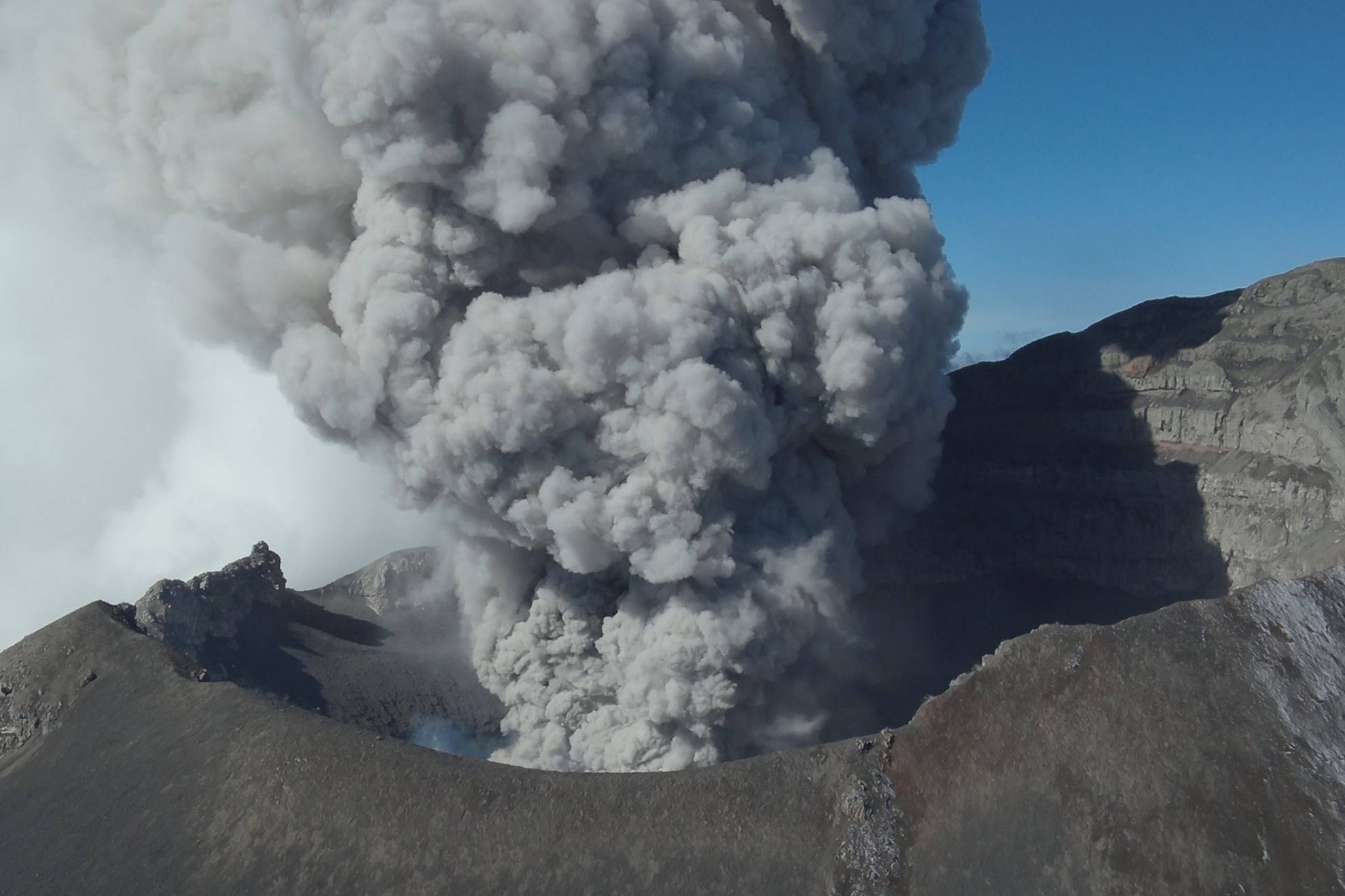 El Volcan Popocatépetl sigue activo y en alerta