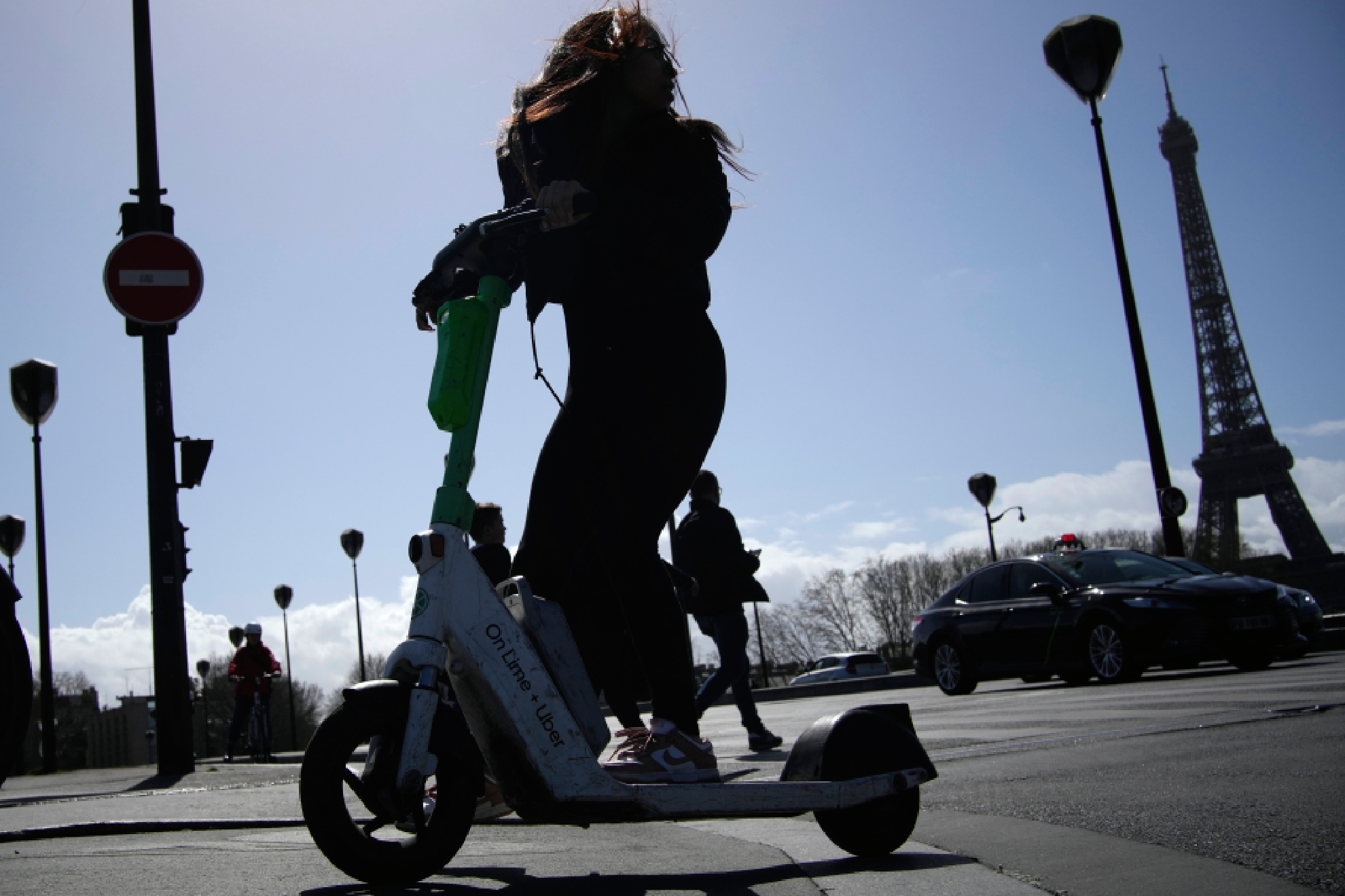 Patín eléctrico: cuánto cuesta el scooter más barato en 2023
