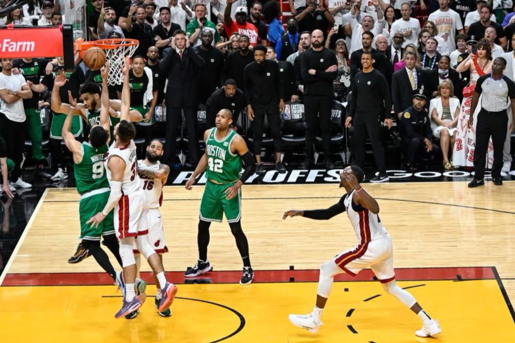 Celtics en la última jugada del juego para ganar de milagro