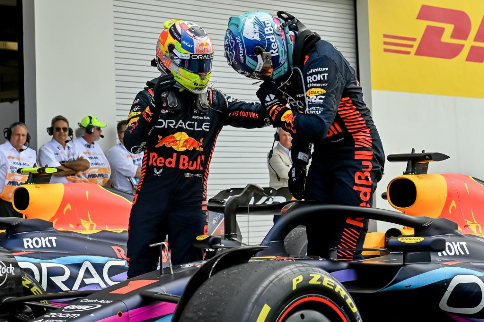 Verstappen: "Checo y yo podríamos ganar todas las carreras, aunque es improbable"