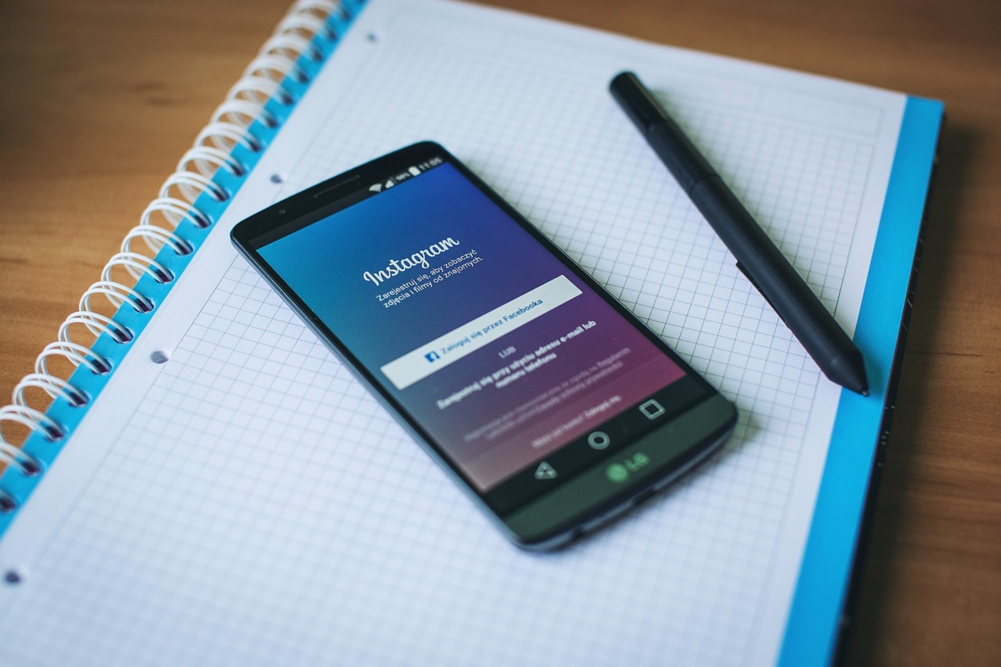 Aunque se puede usar en cualquier red social, el uso más adecuado es bajo las funciones de Instagram.