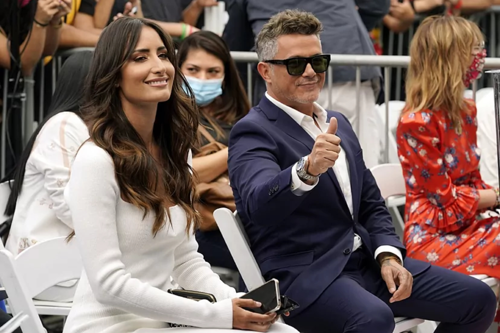 Alejandro Sanz, junto a Rachel Valdés en la entrega de su estrella en Hollywood