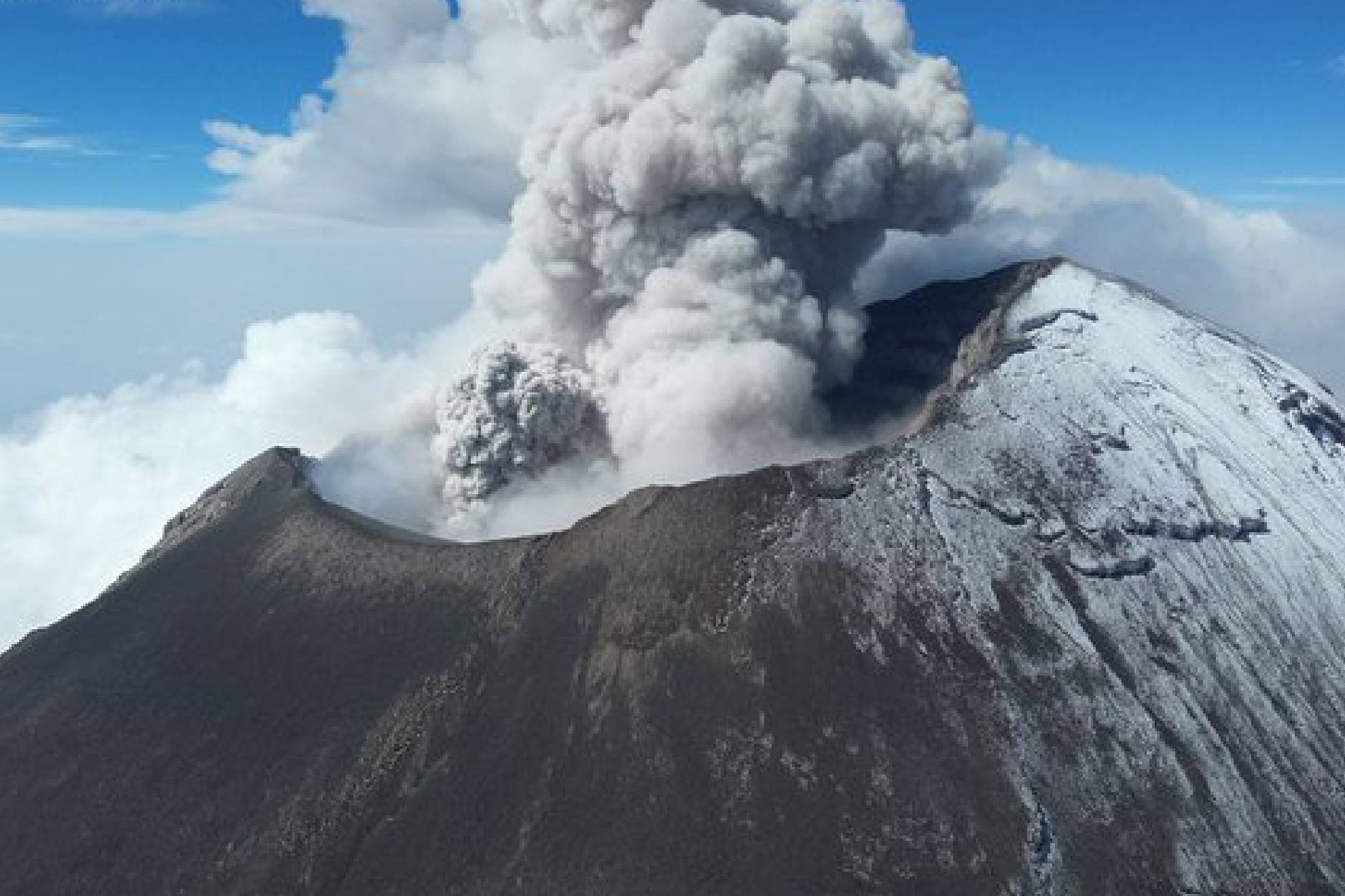 El volcán Popocatépetl ha mostrado una ligera disminución en su actividad