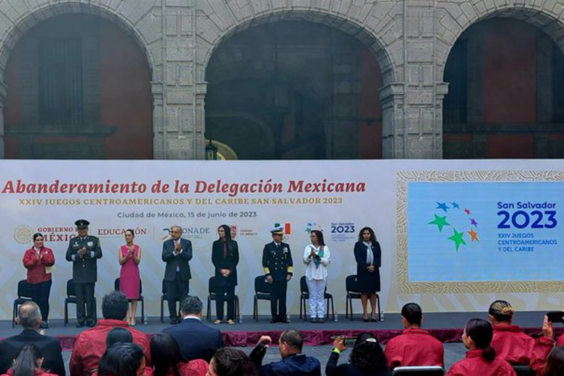 AMLO abandera a delegacin mexicana que acudir a San Salvador 2023 sin presencia de atletas acuticos