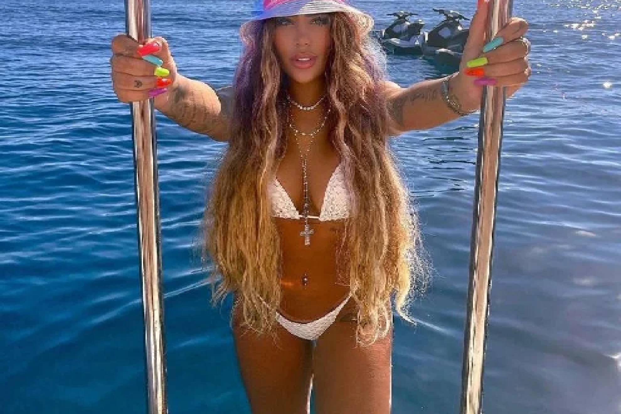 Hermana De Neymar Rafaella Santos Calienta Las Redes Con Sus Mejores Fotos En Bikini Foto