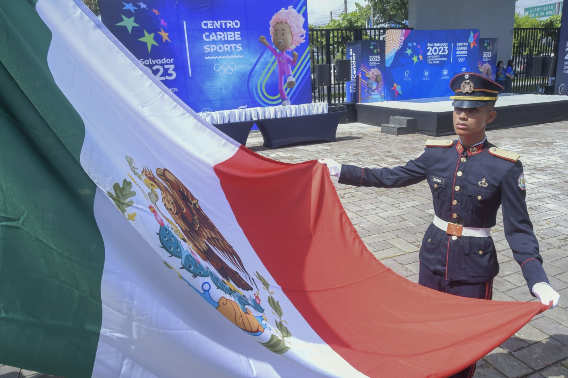 Bandera de Mxico en la Villa Centroamericana de San Salvador 2023