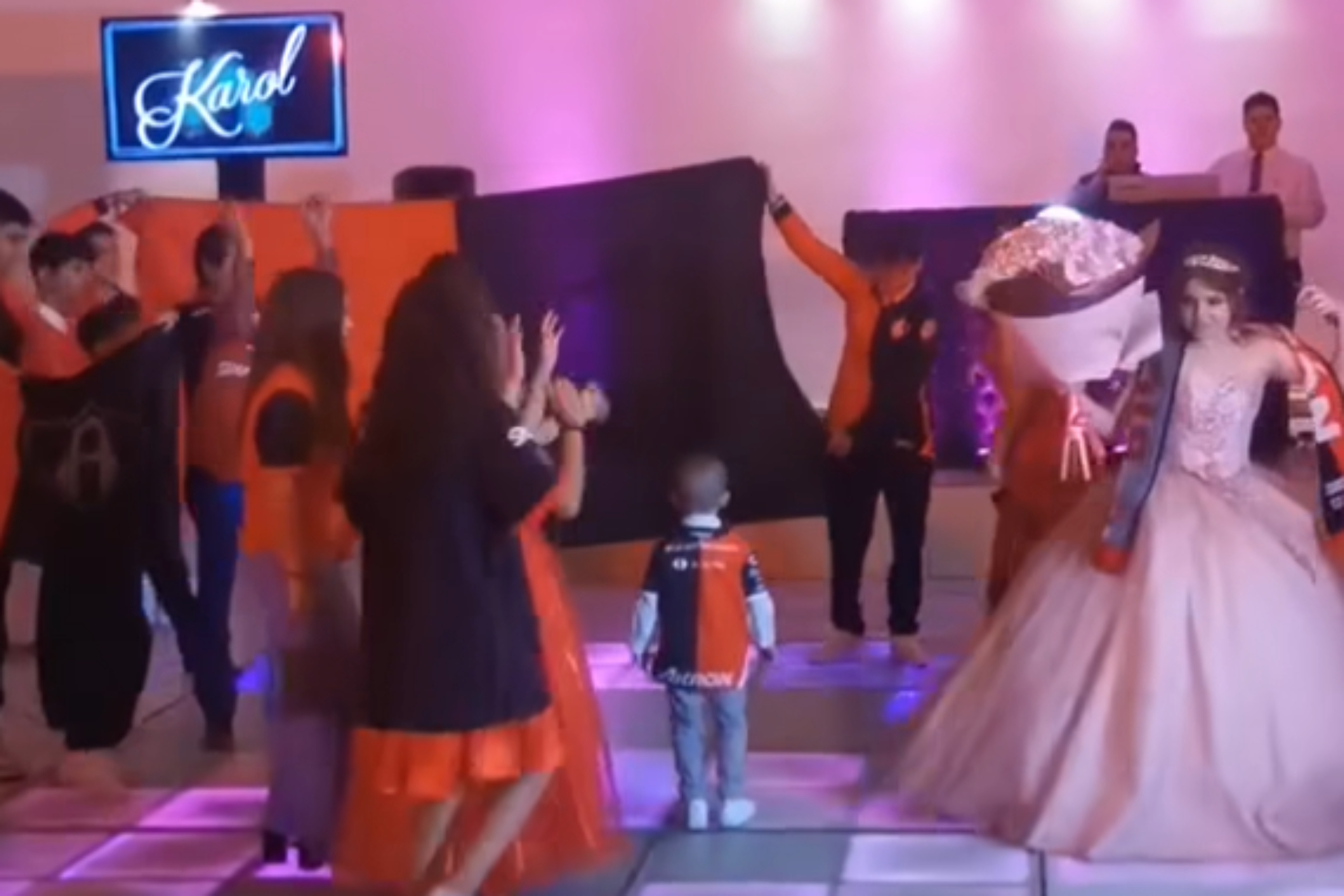 Video: Quinceañera se hace viral por su fiesta a lo Atlas | MARCA México