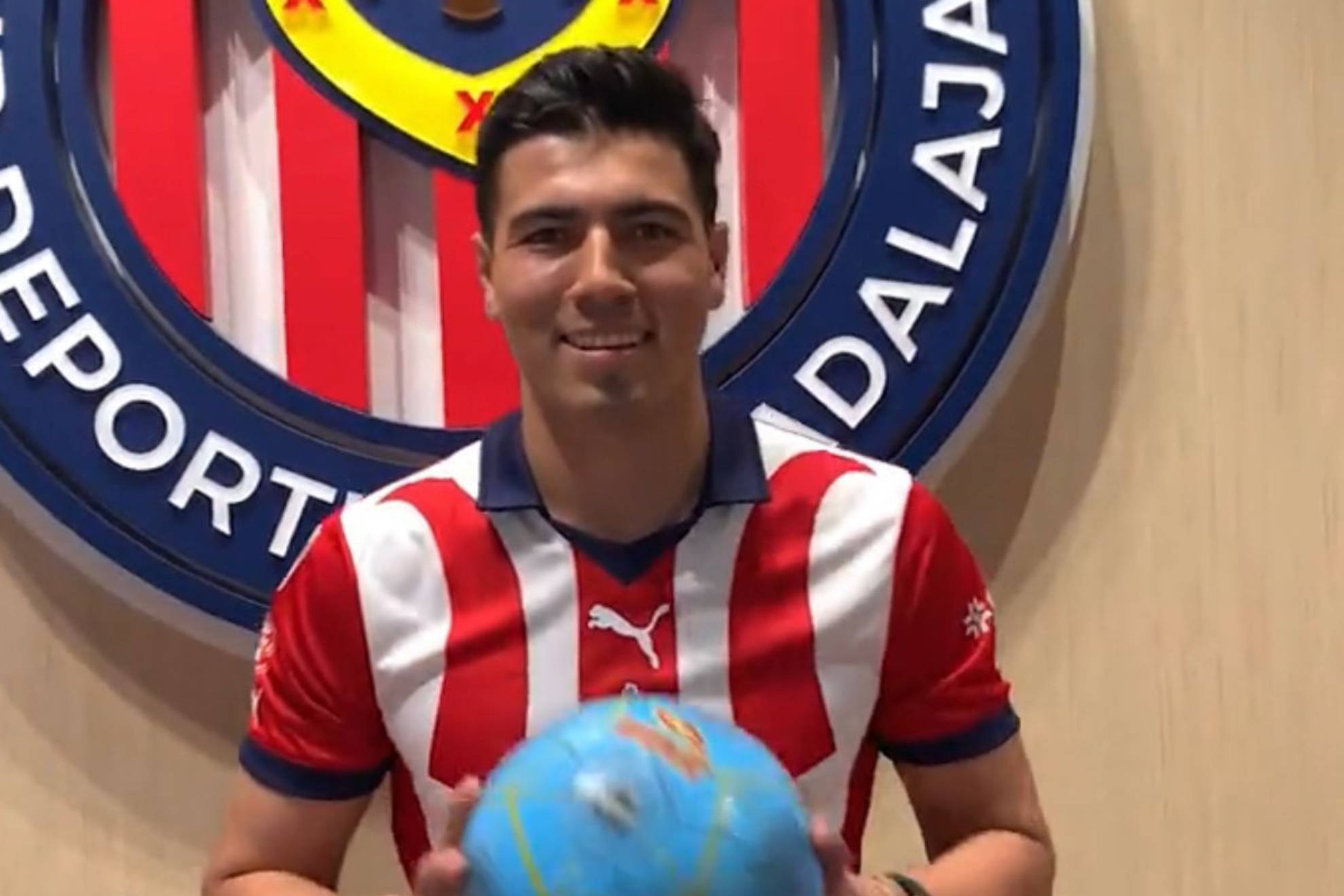 Erick Gutirrez, Guti, nuevo jugador de Chivas para el Apertura 2023 y le anuncian con un video