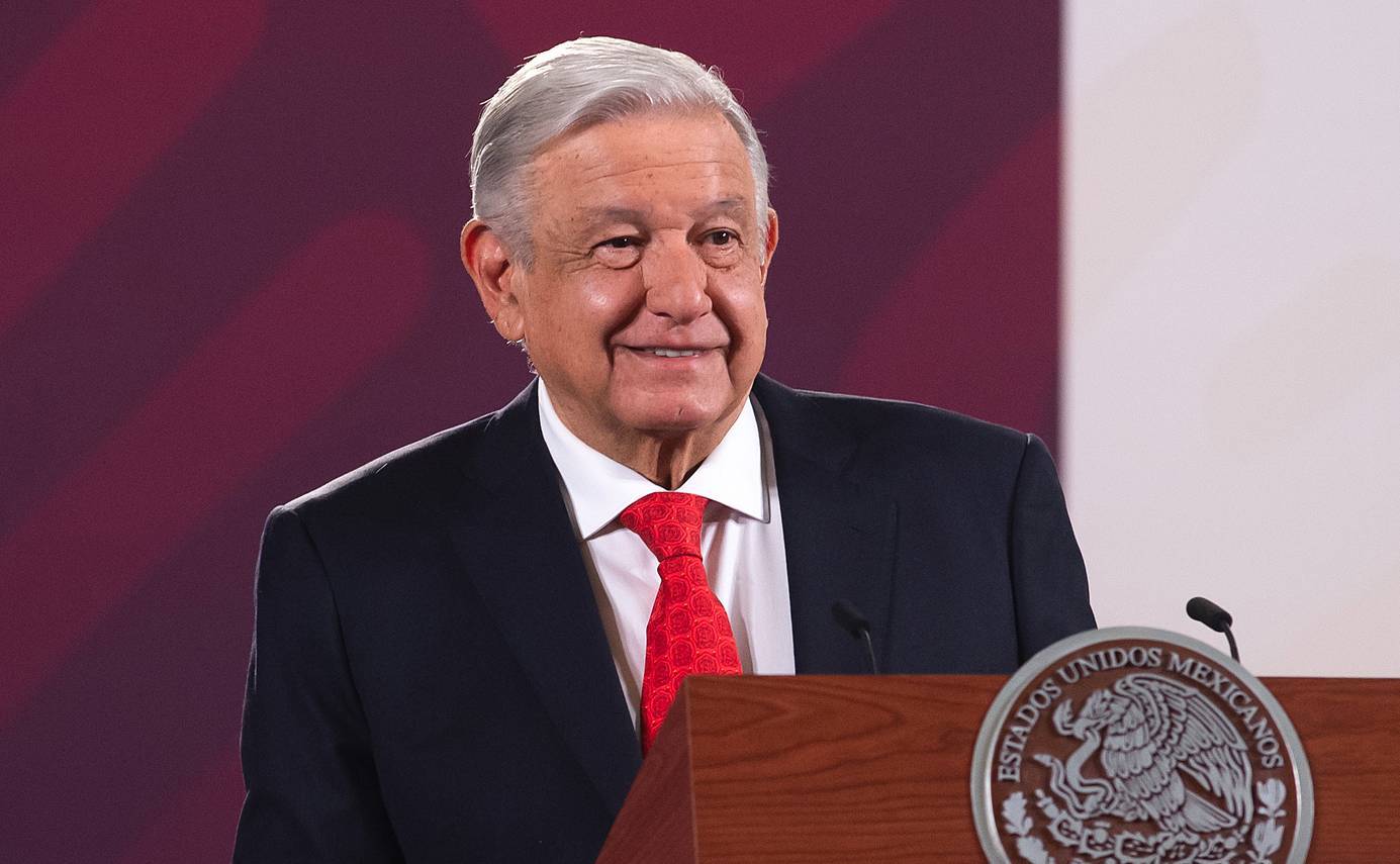 El presidente Andrés Manuel López Obrador recomendó una canción de Grupo Fontera y Bad Bunny en la mañanera