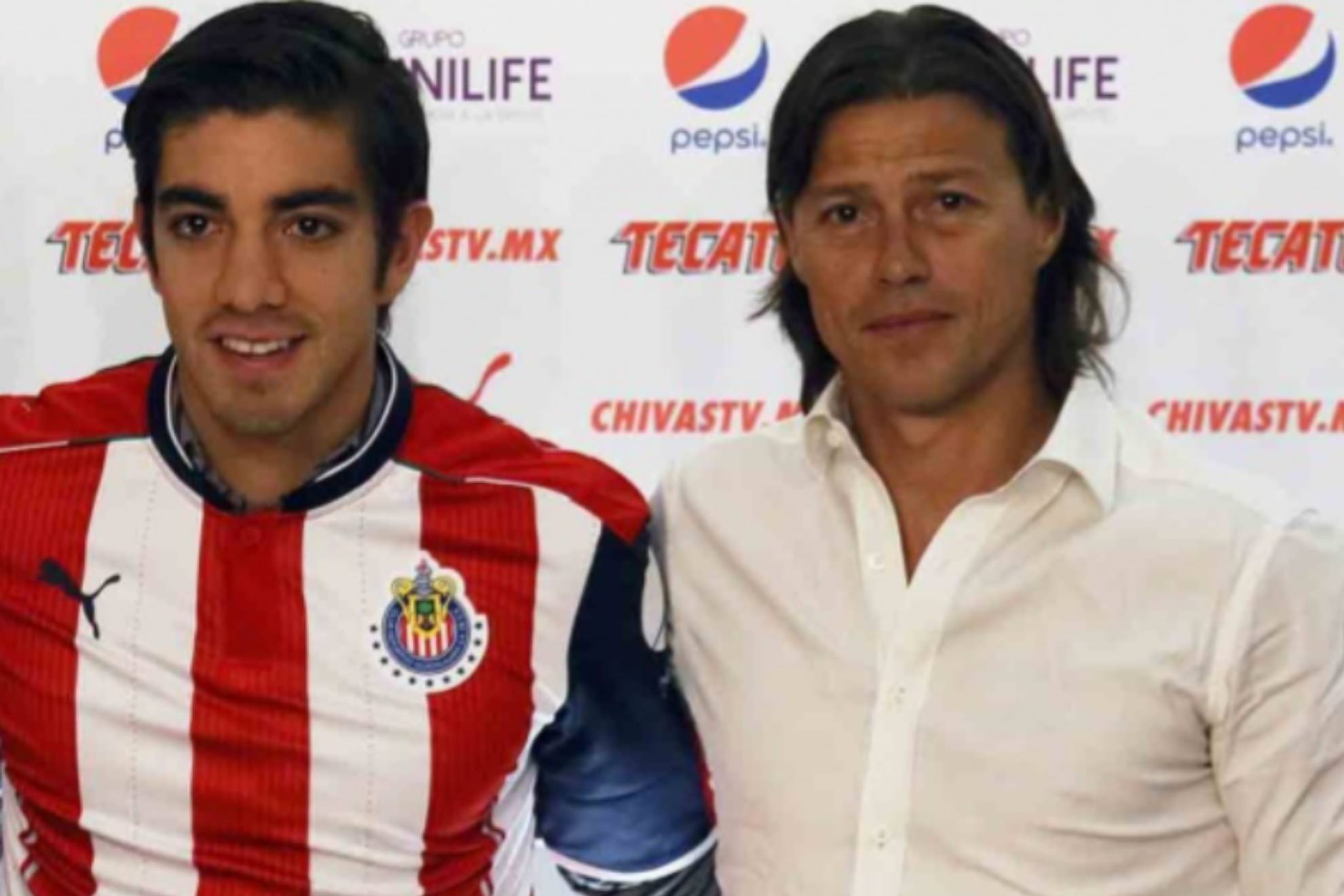 Pizarro junto a Almeyda, en su etapa en Chivas /