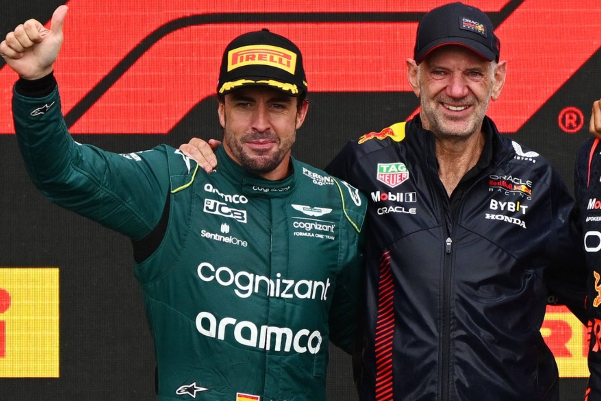 El asturiano junto a la 'mente maestra' de Red Bull en el podio del pasado GP de Canadá