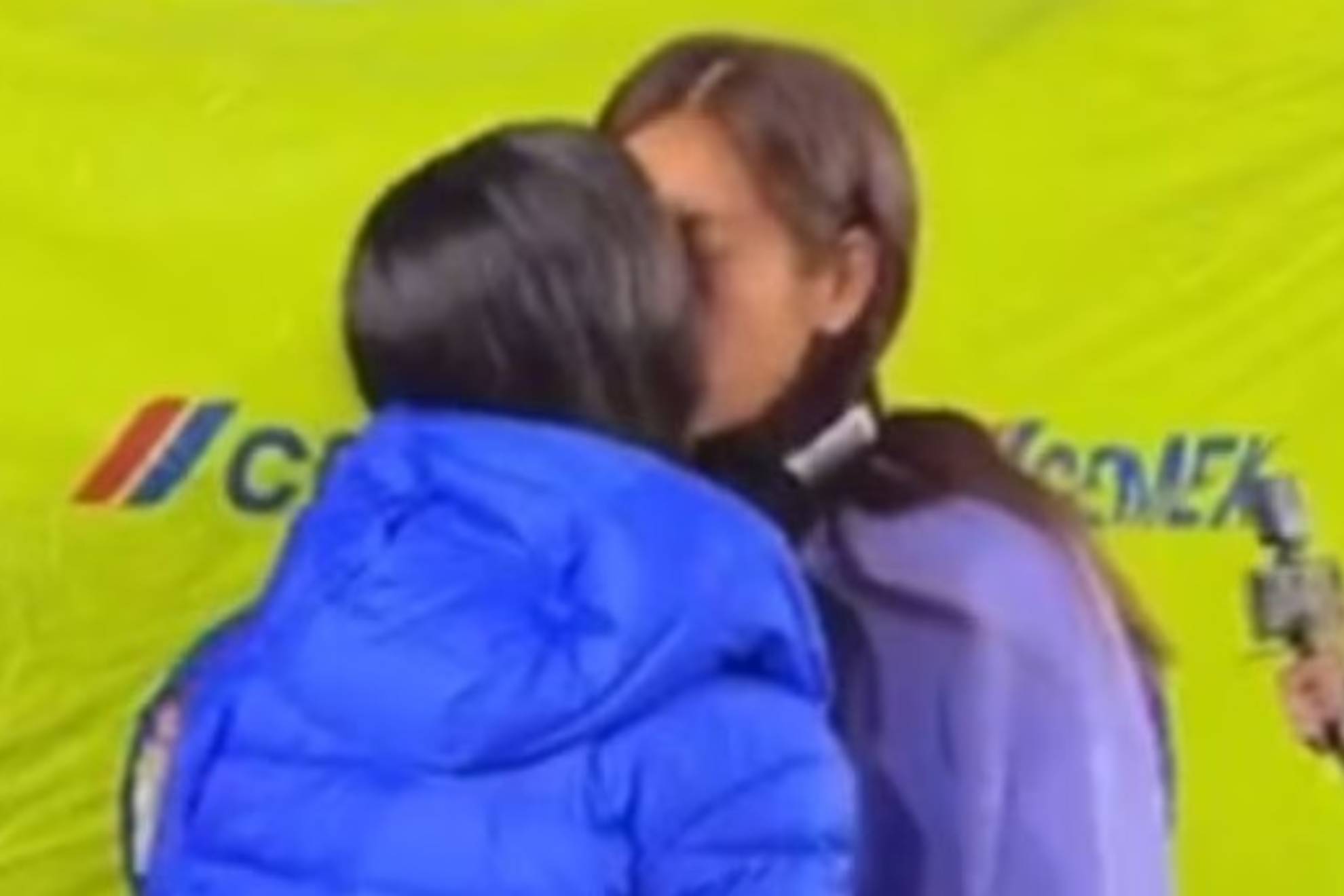 Ceci Santiago y Alison González protagonizaron el beso de la Liga MX Femenil