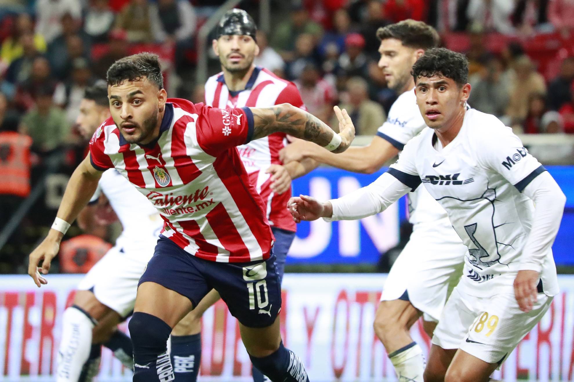 Chivas derrota a Pumas en la ida de los cuartos de final