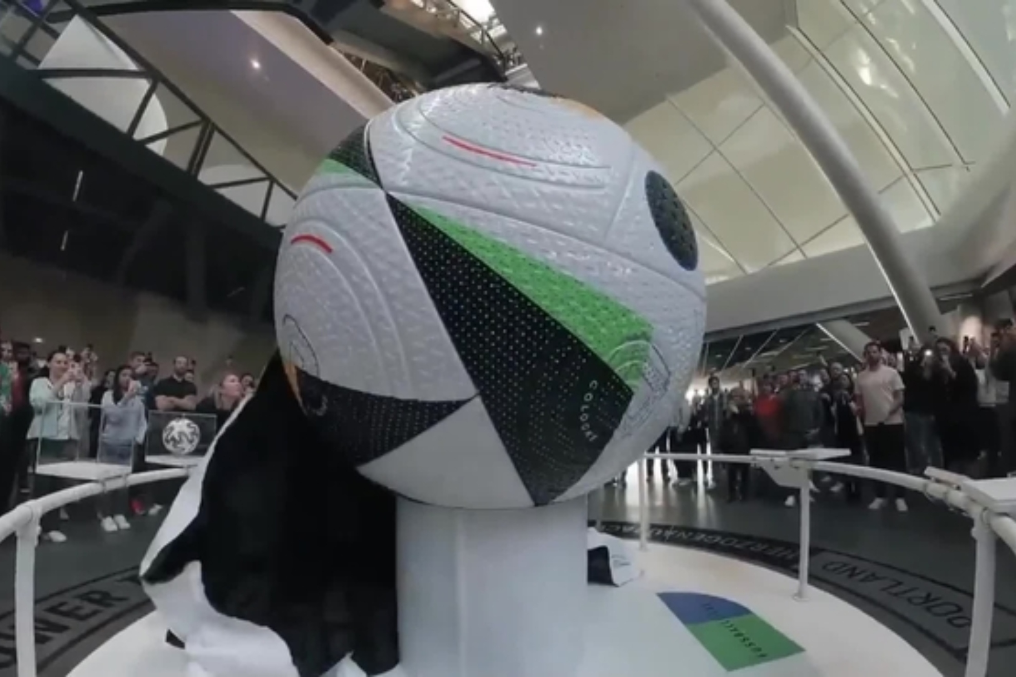 La Eurocopa 2024 se jugará con un balón inteligente