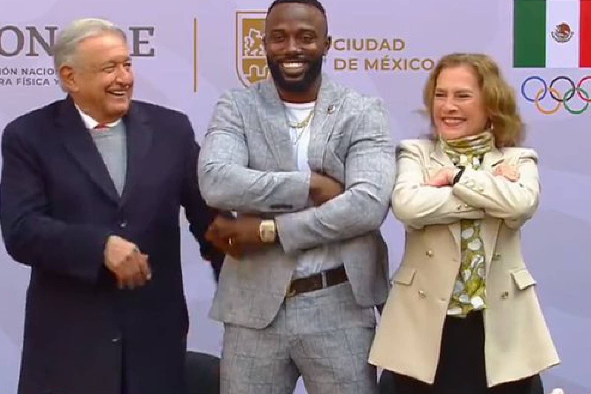 Andrs Manuel Lpez Obrador, Randy Arozarena, y Beatriz Gutirrez, en la ceremonia del Premio Nacional de Deportes