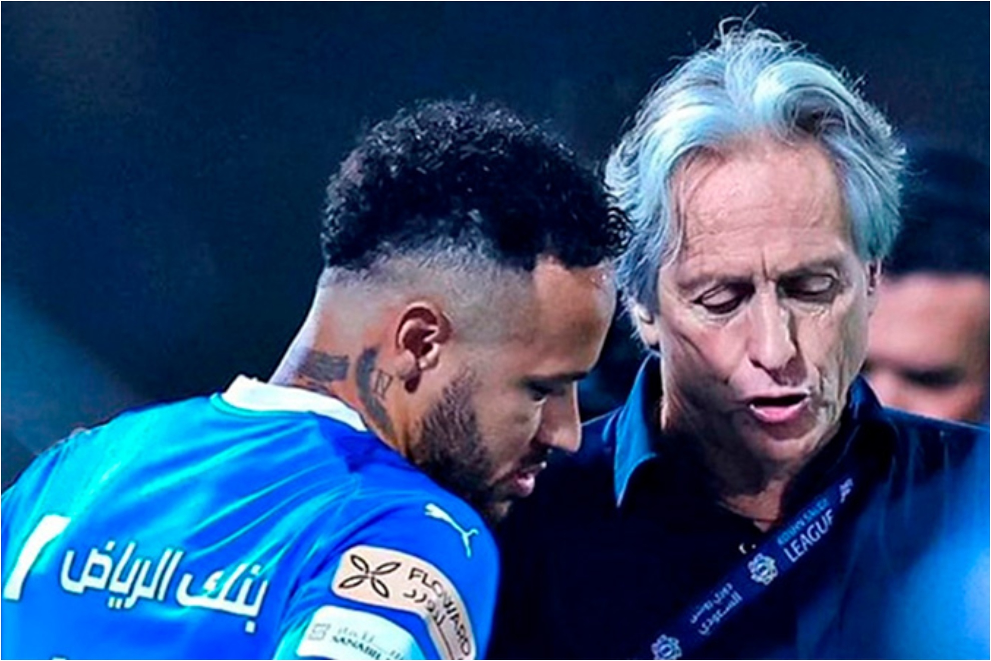 Jorge Jess le da indicaciones a Neymar en el Al Hilal.