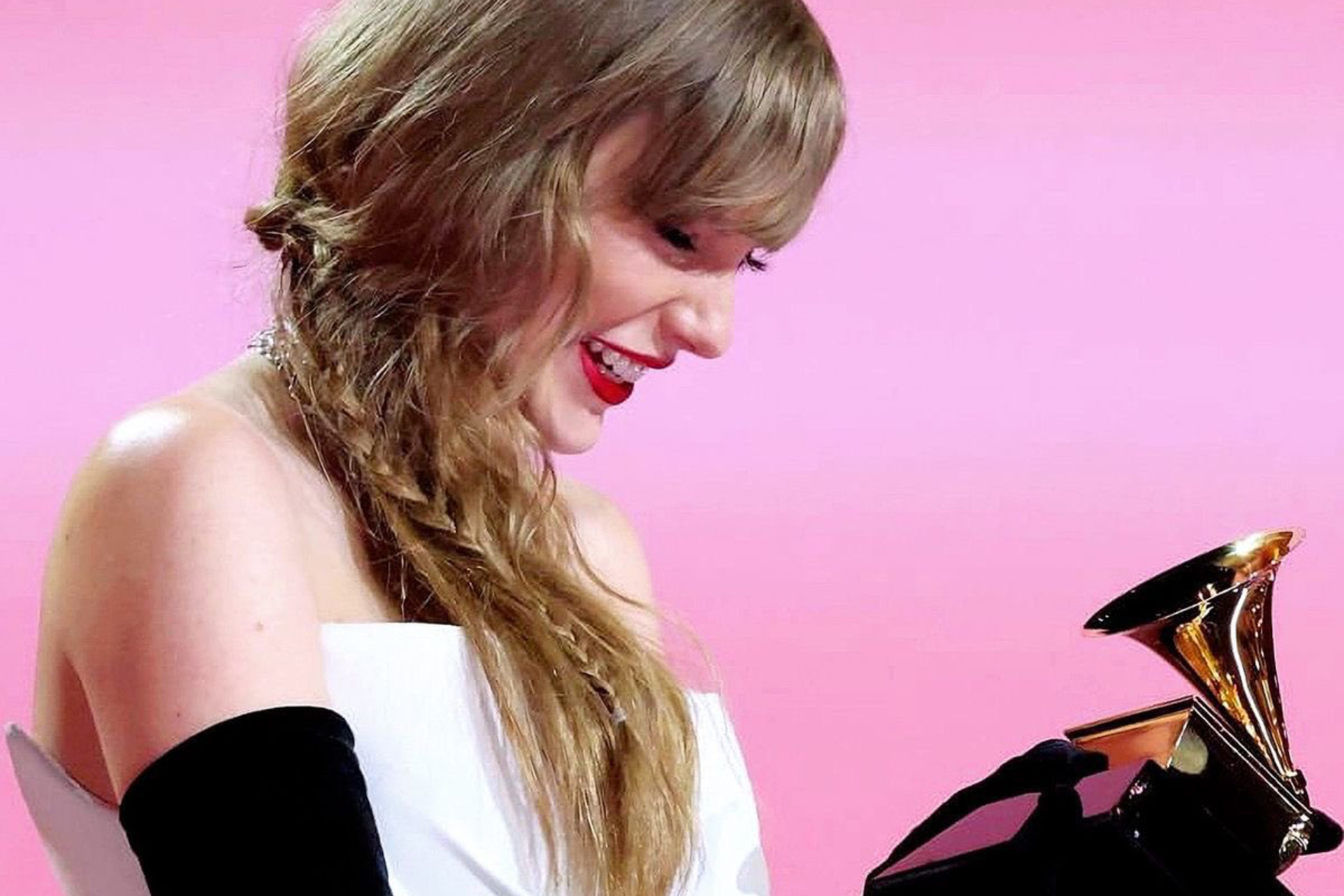 Taylor Swift se encumbra como la ms grande en la historia de los Premios Grammy