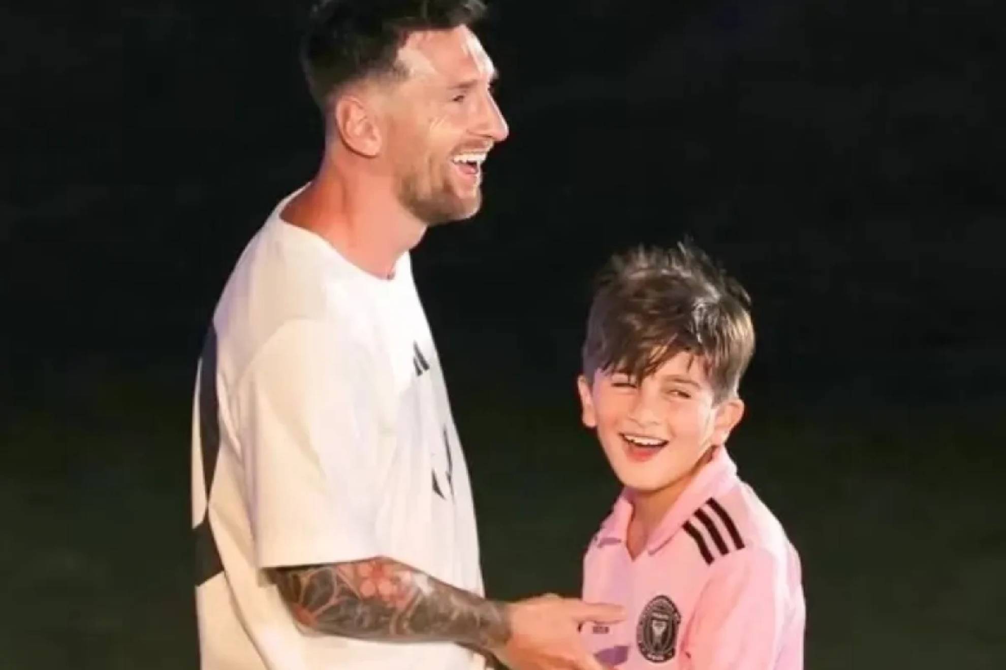 Lionel Messi ha 'bautizado' a un amigo de su hijo Thiago Messi como Peso Pluma.
