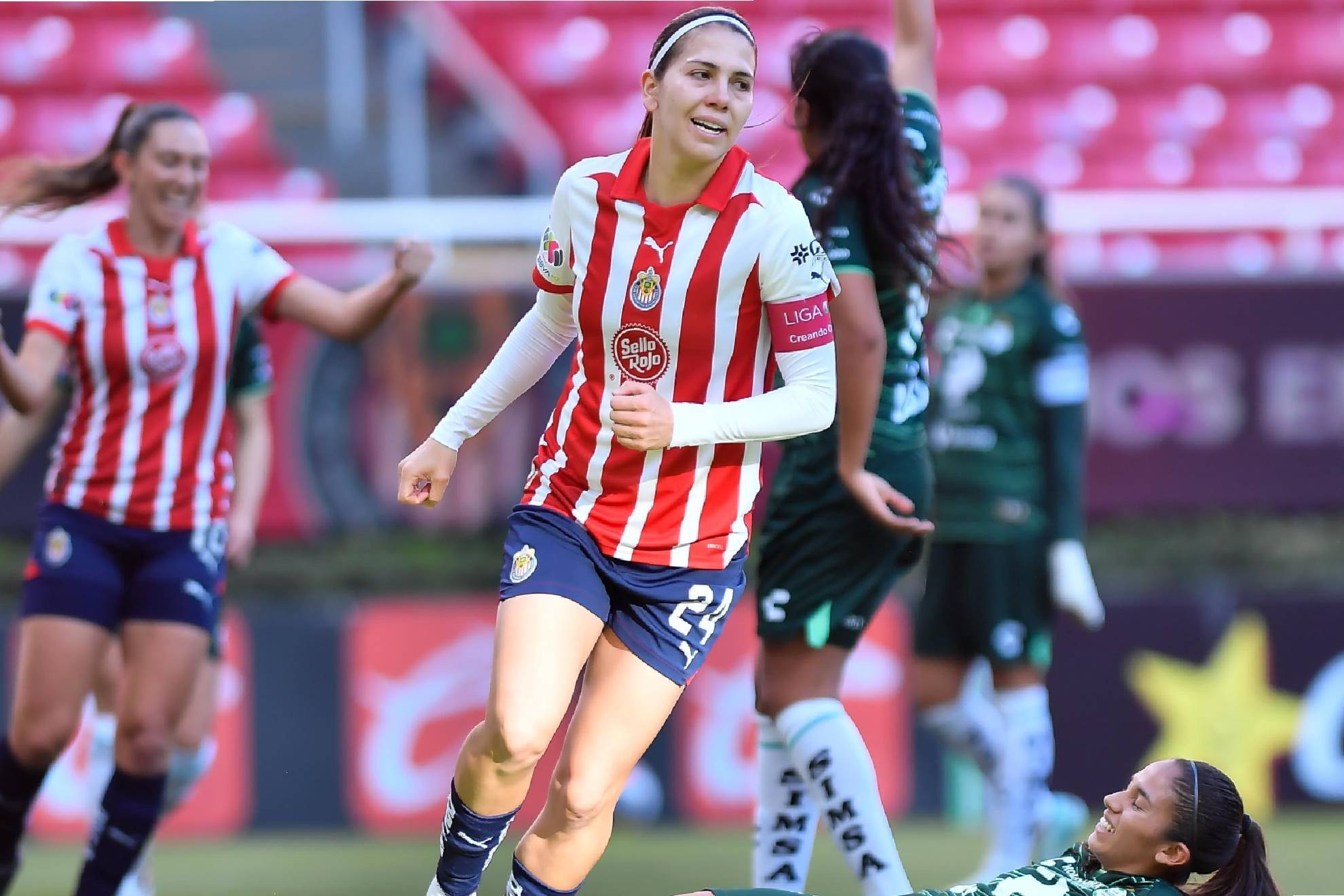 Guadalajara goleó 10-2 a Santos en la Liga MX Femenil con seis goles de Licha Cervantes.