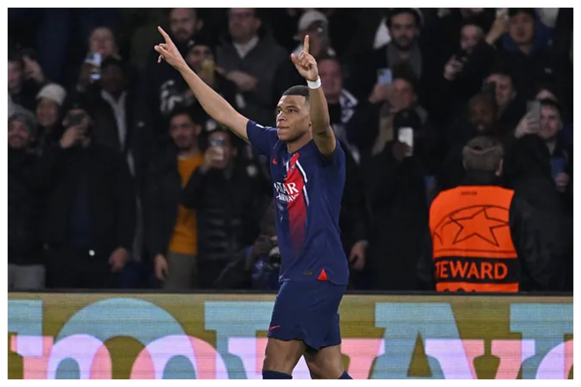 Mbapp celebra un gol con el PSG