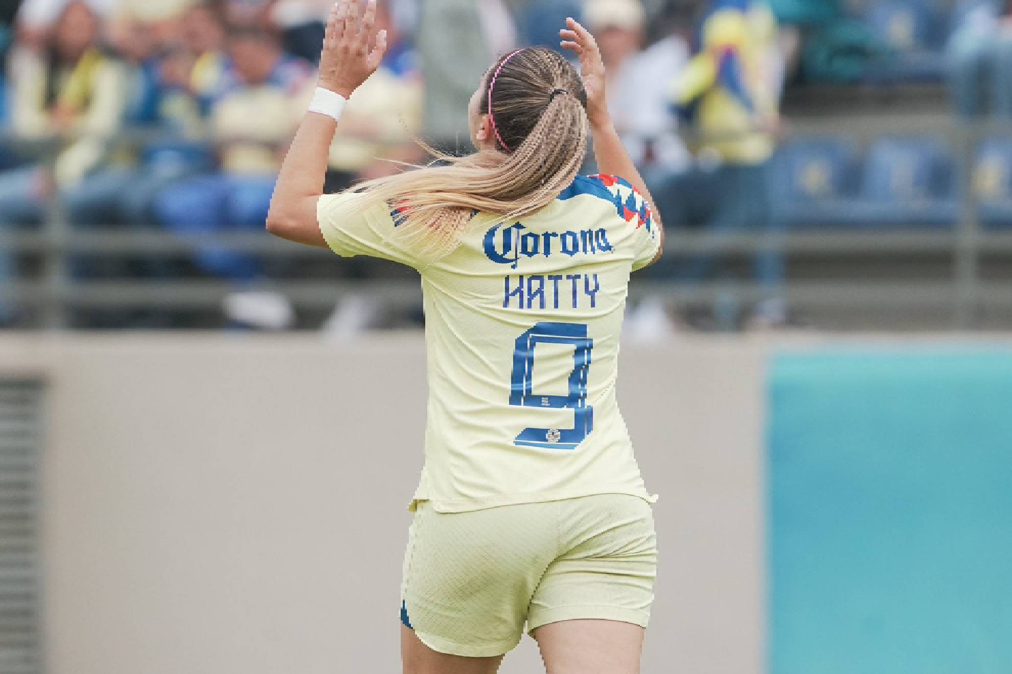 La 'Killer' Katty Martínez anotó cuatro veces para la goleada del América Femenil sobre el Mazatlán Femenil.