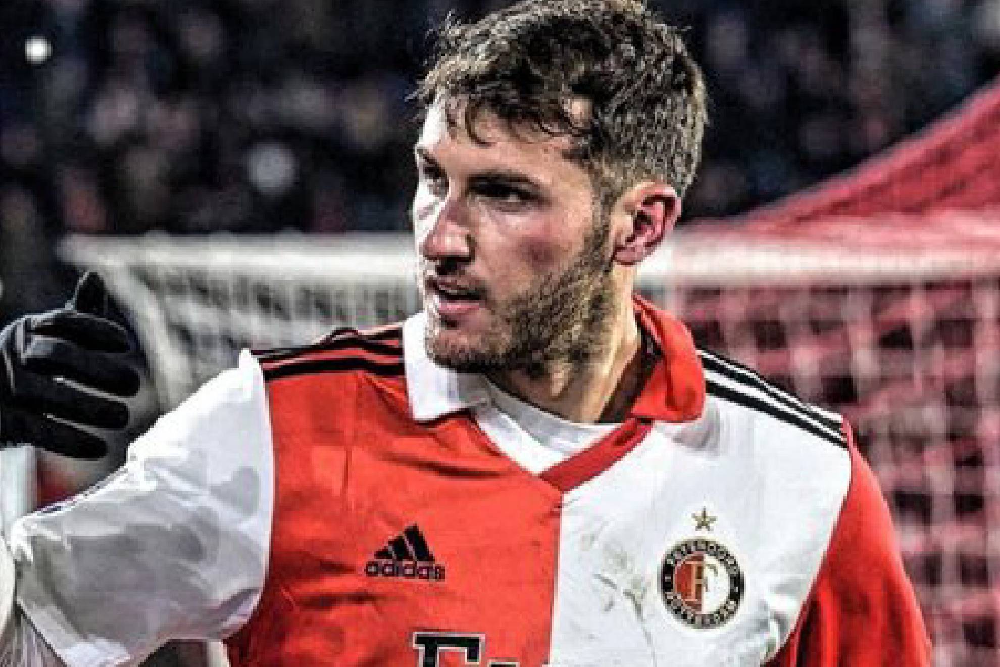 Santiago Giménez sigue sin anotar en la Eredivisie con el Feyenoord