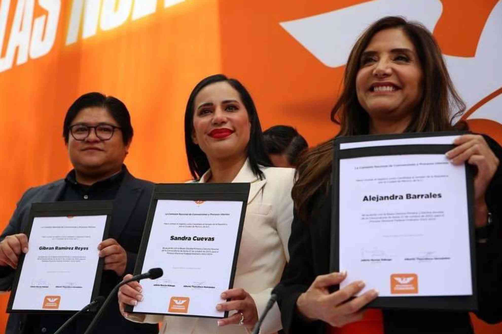 Gibran Ramirez Reyes, Sandra Cuevas y Alejandra Barrales.