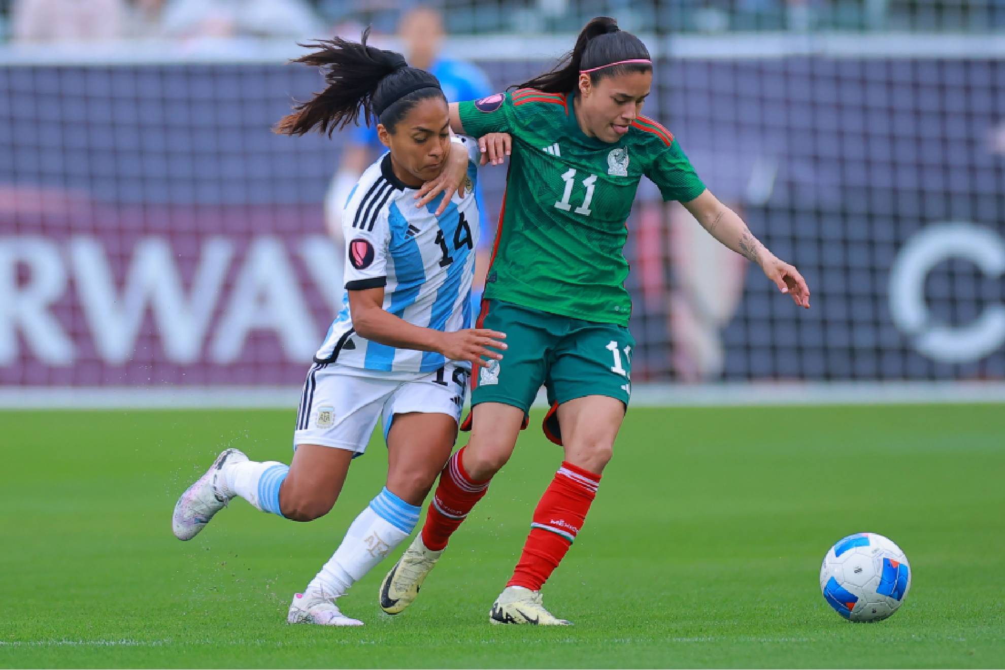 La Selección Mexicana dominó a la Argentina, pero no pudo marcar en inicio de la Copa Oro Femenil.