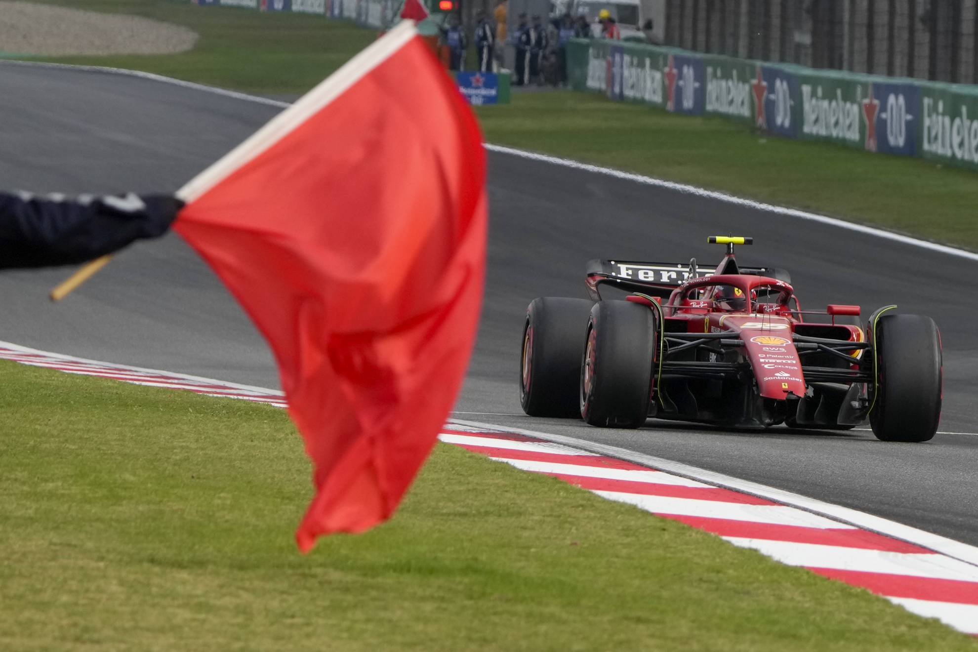 El madrileo propici la bandera roja durante la Q2 del GP de China