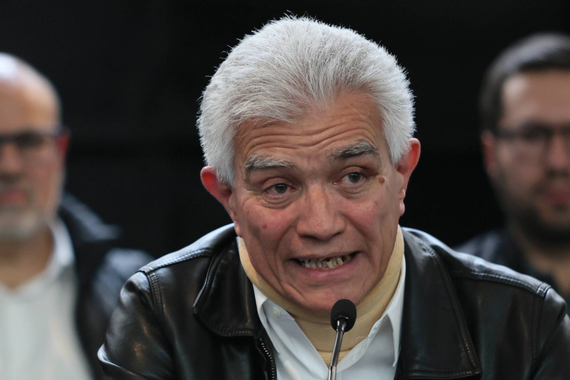 Roberto Canseco defendi la embajada mexicana en Ecuador;a hora lo denunciaron