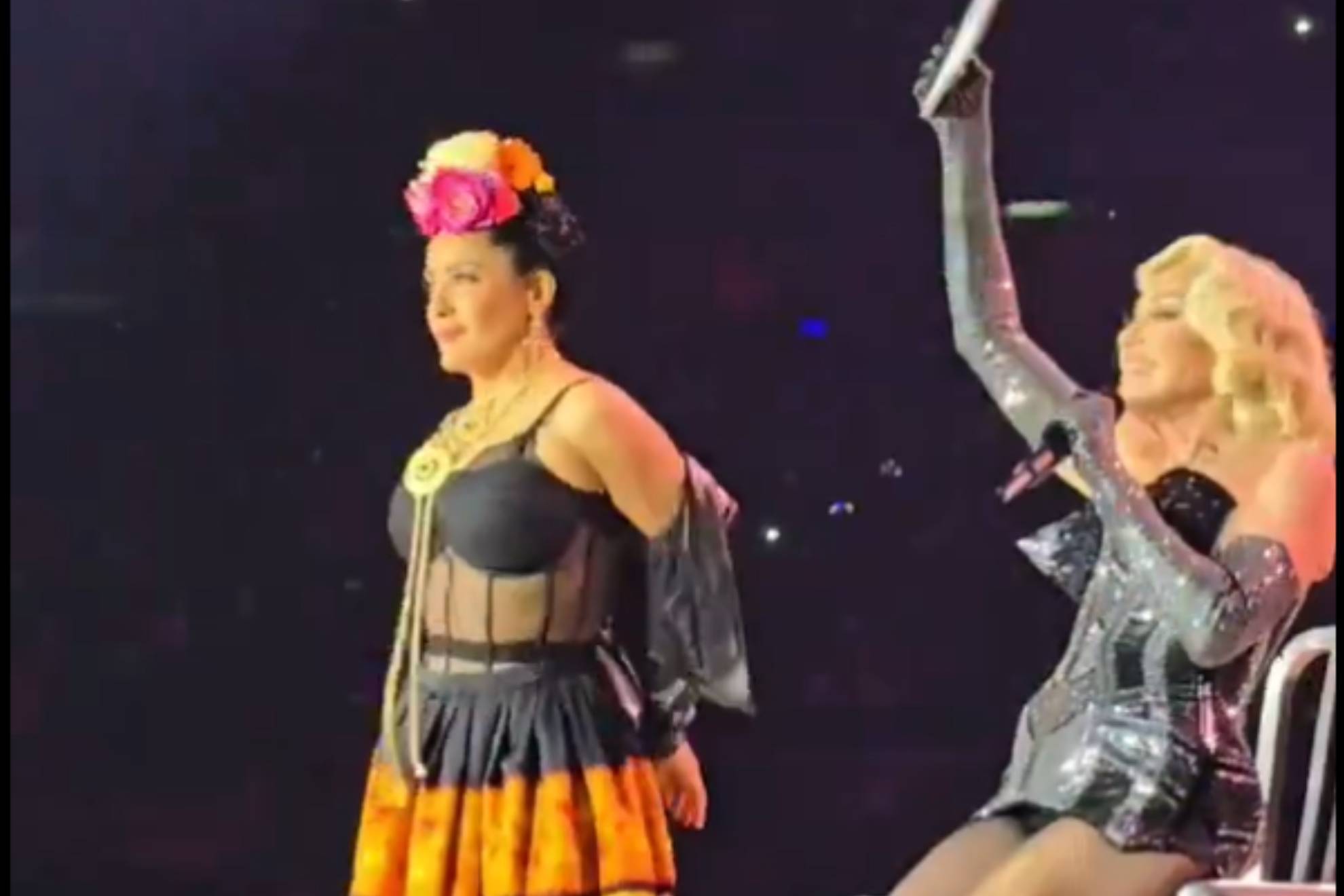 Madonna junto a Salma Hayek en su concierto en el Palacio de los Deportes 2024