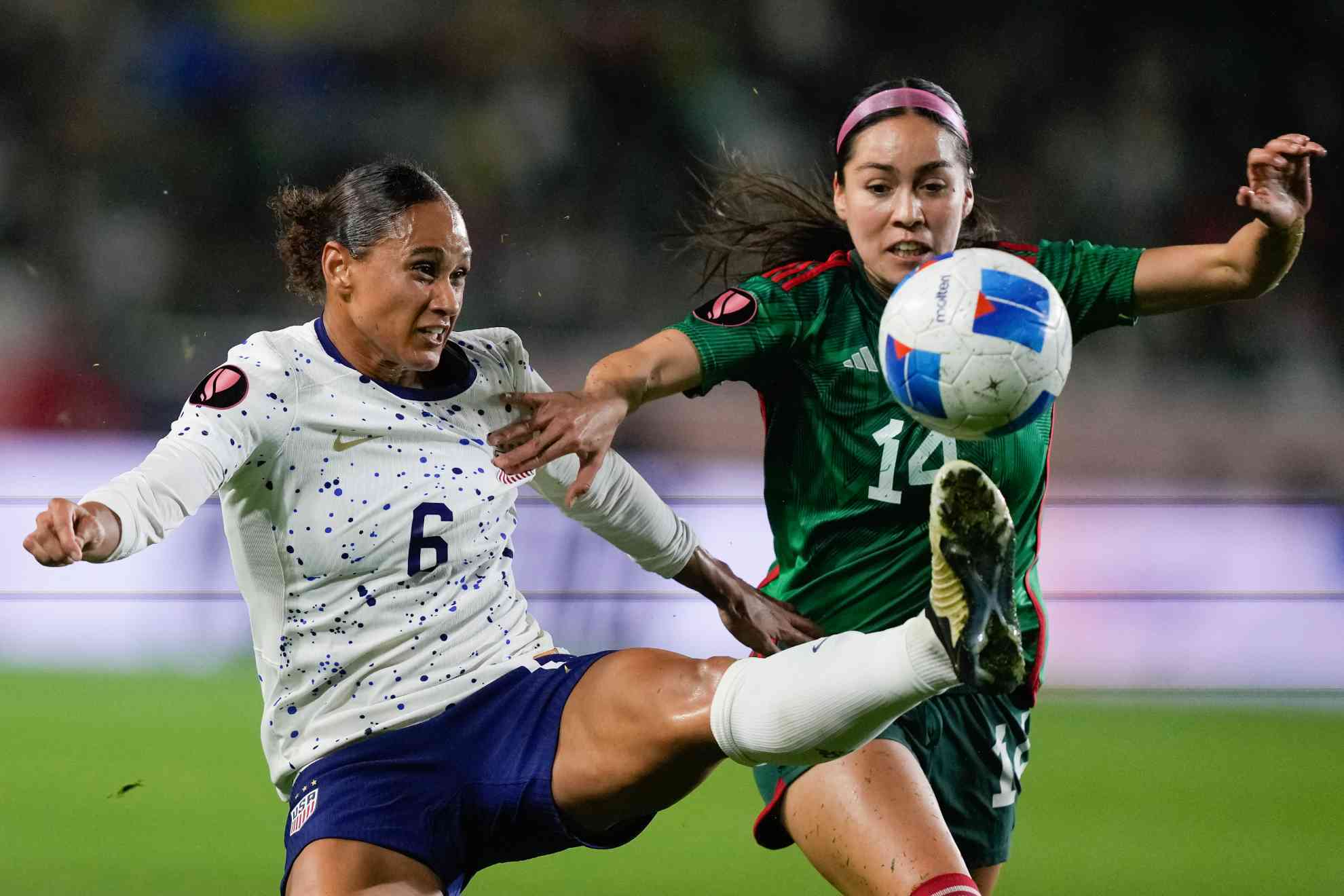 Mxico y Estados Unidos se enfrentaron en la primera edicin de la Copa Oro W.