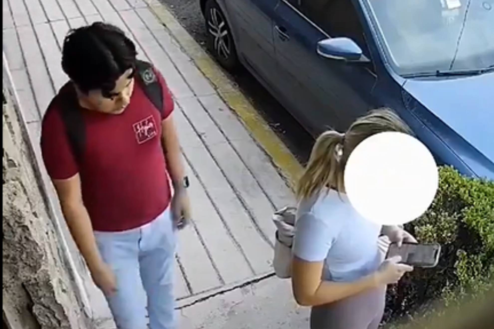 Piden identificar a sujeto que manosea a mujer en Puebla | MARCA México