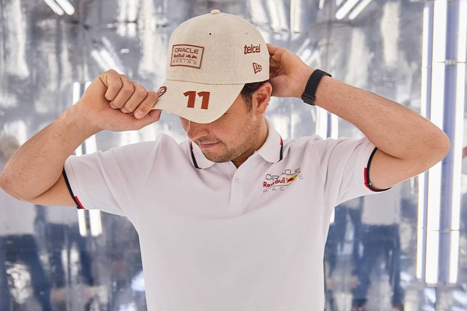 La gorra del tapato se agot rpidamente en la tienda online de Red Bull