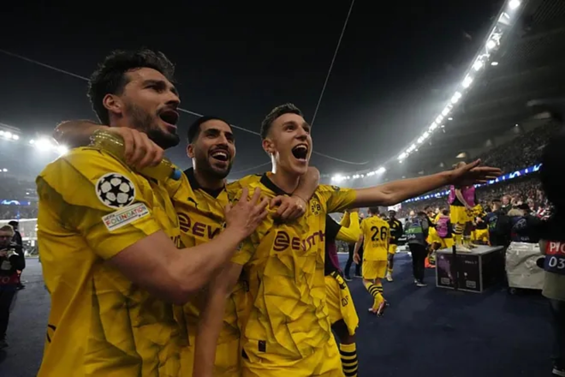 Los jugadores del Dortmund celebran el pase a la final